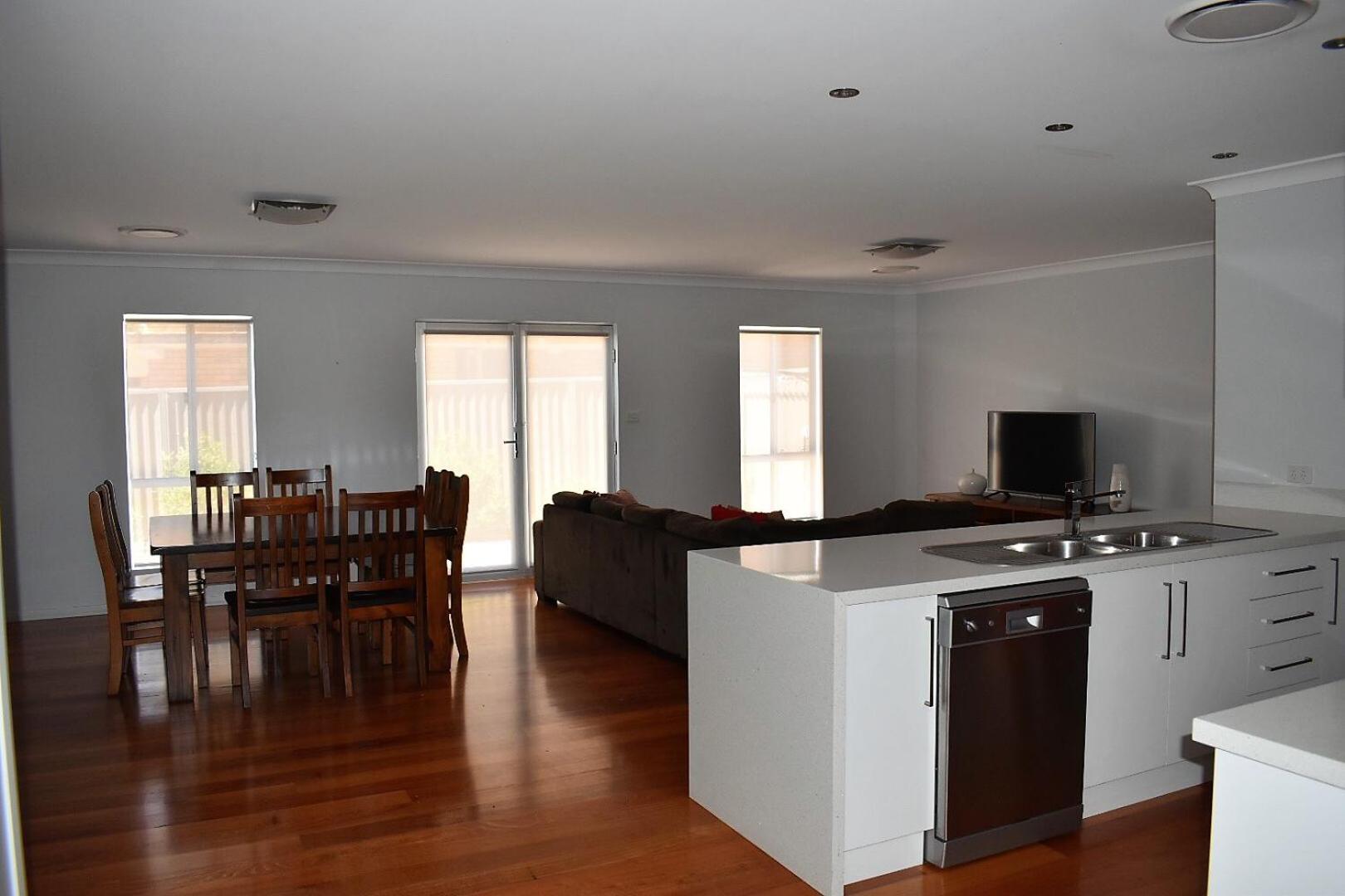 Apartment photo 2