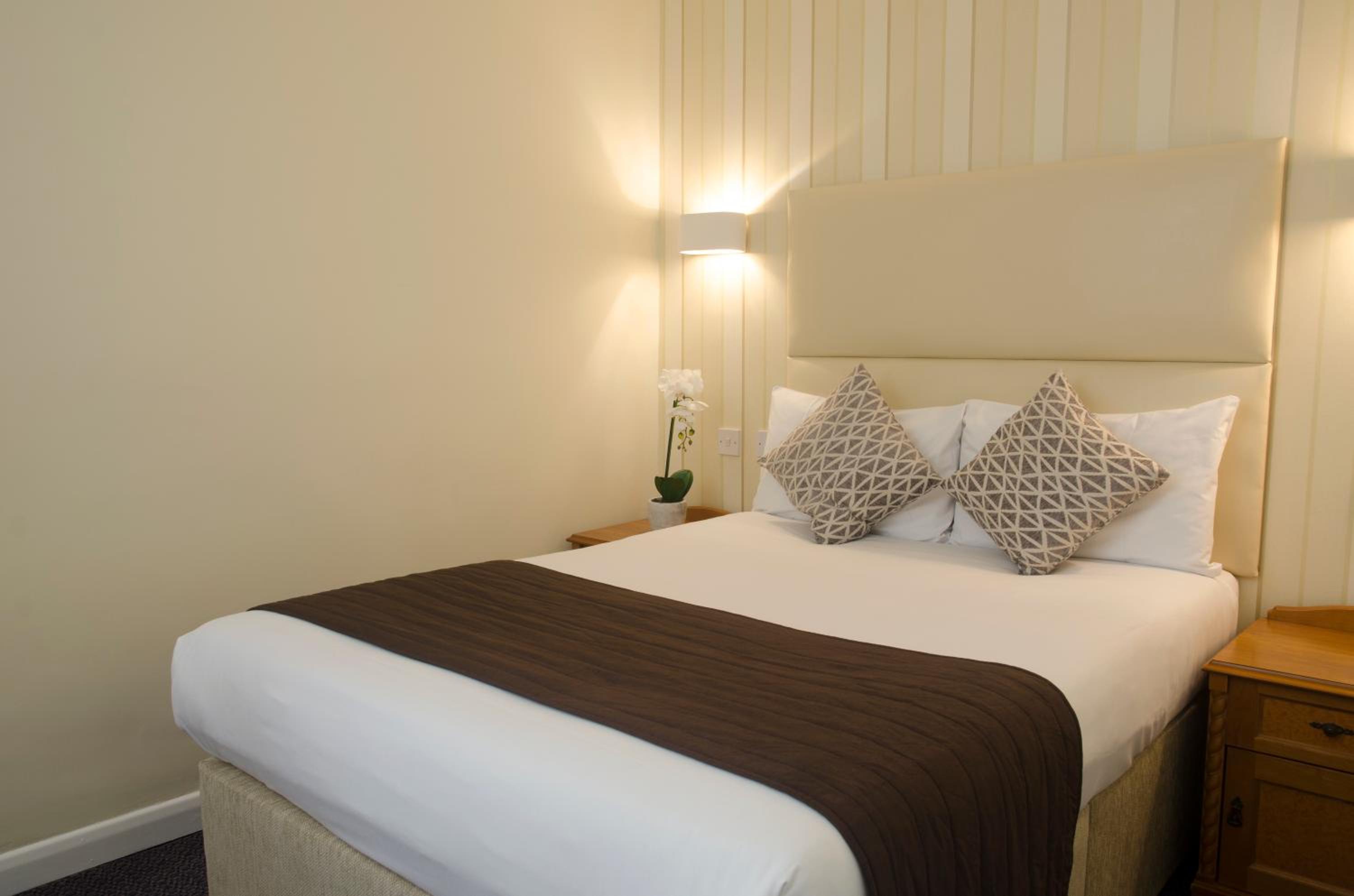 Double Room - Photo 7