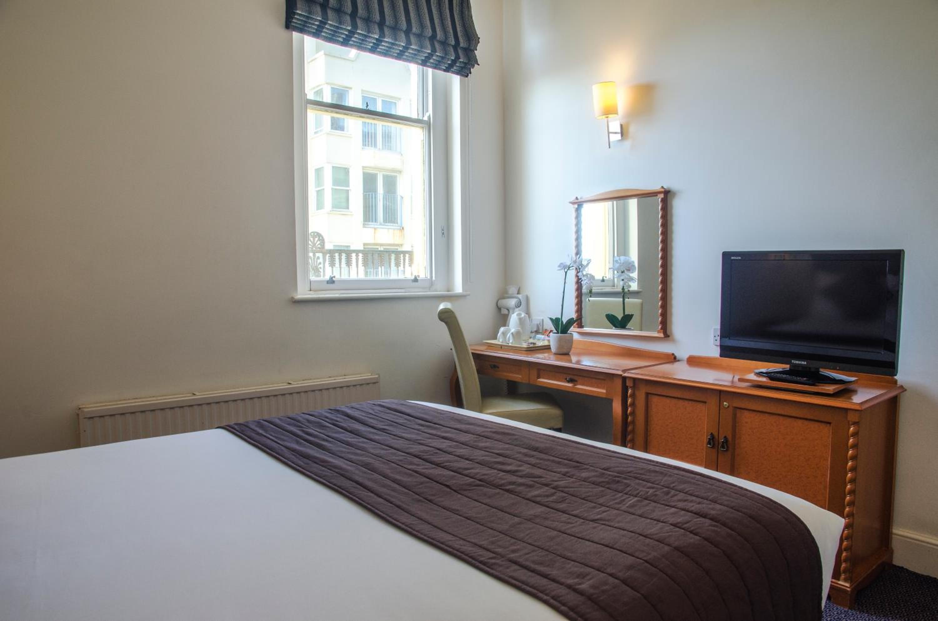 Double Room - Photo 2