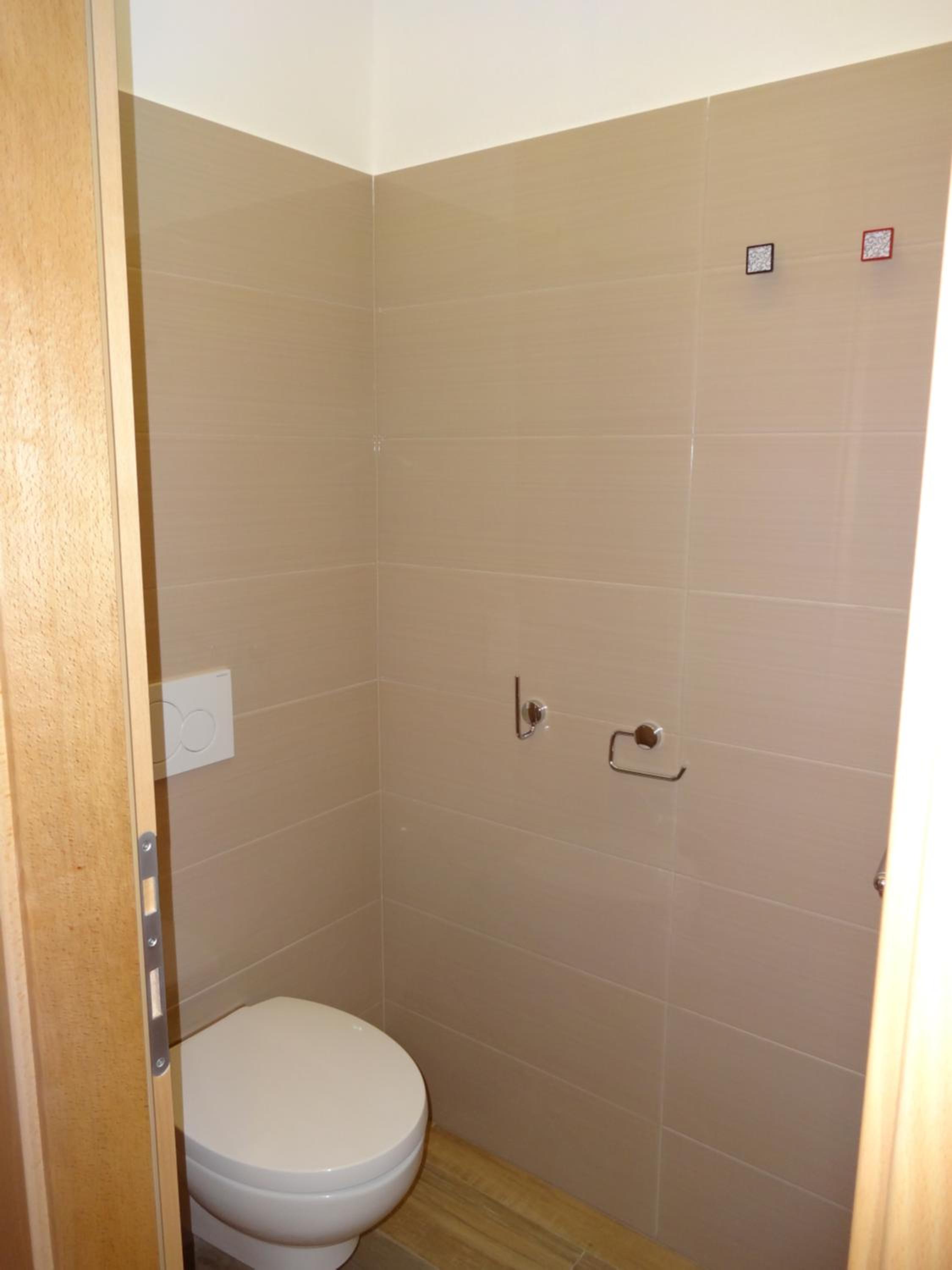 Twin Room With Shared Bathroom photo 3