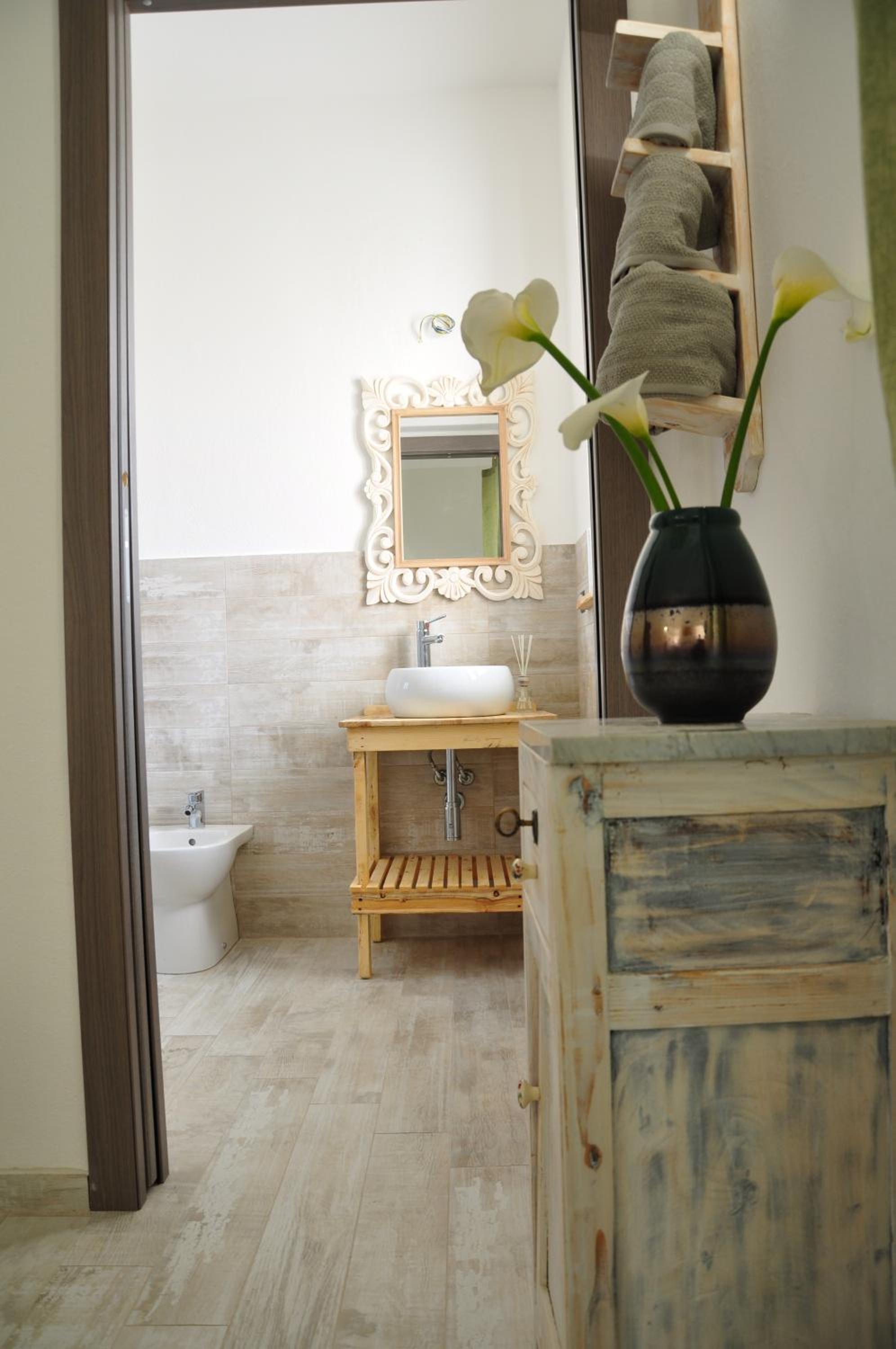Double Room with Patio - Photo 5