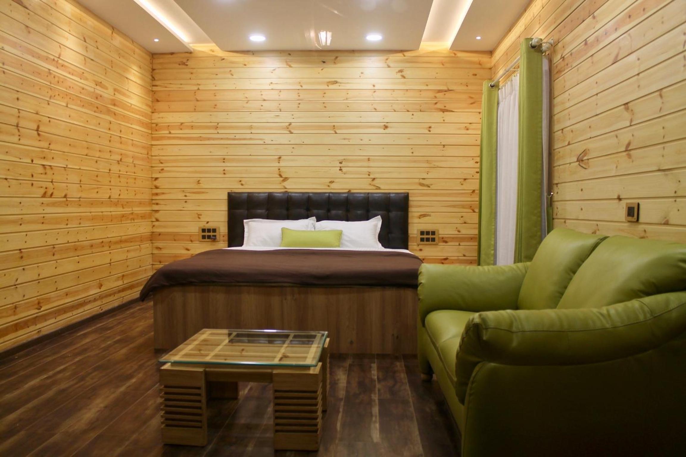Suite With Mountain View
