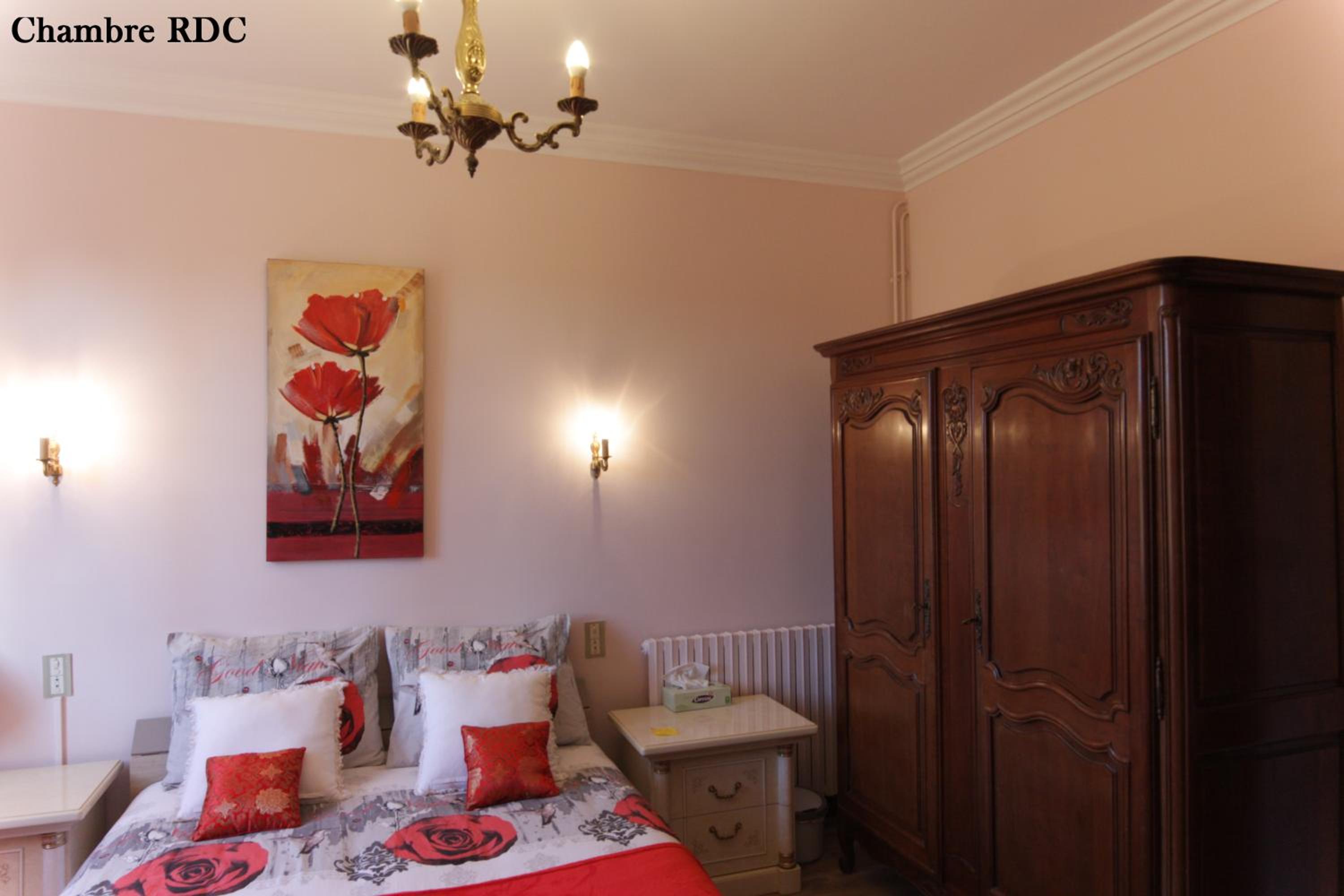 Double Room with Private Bathroom - Ground Floor photo 2