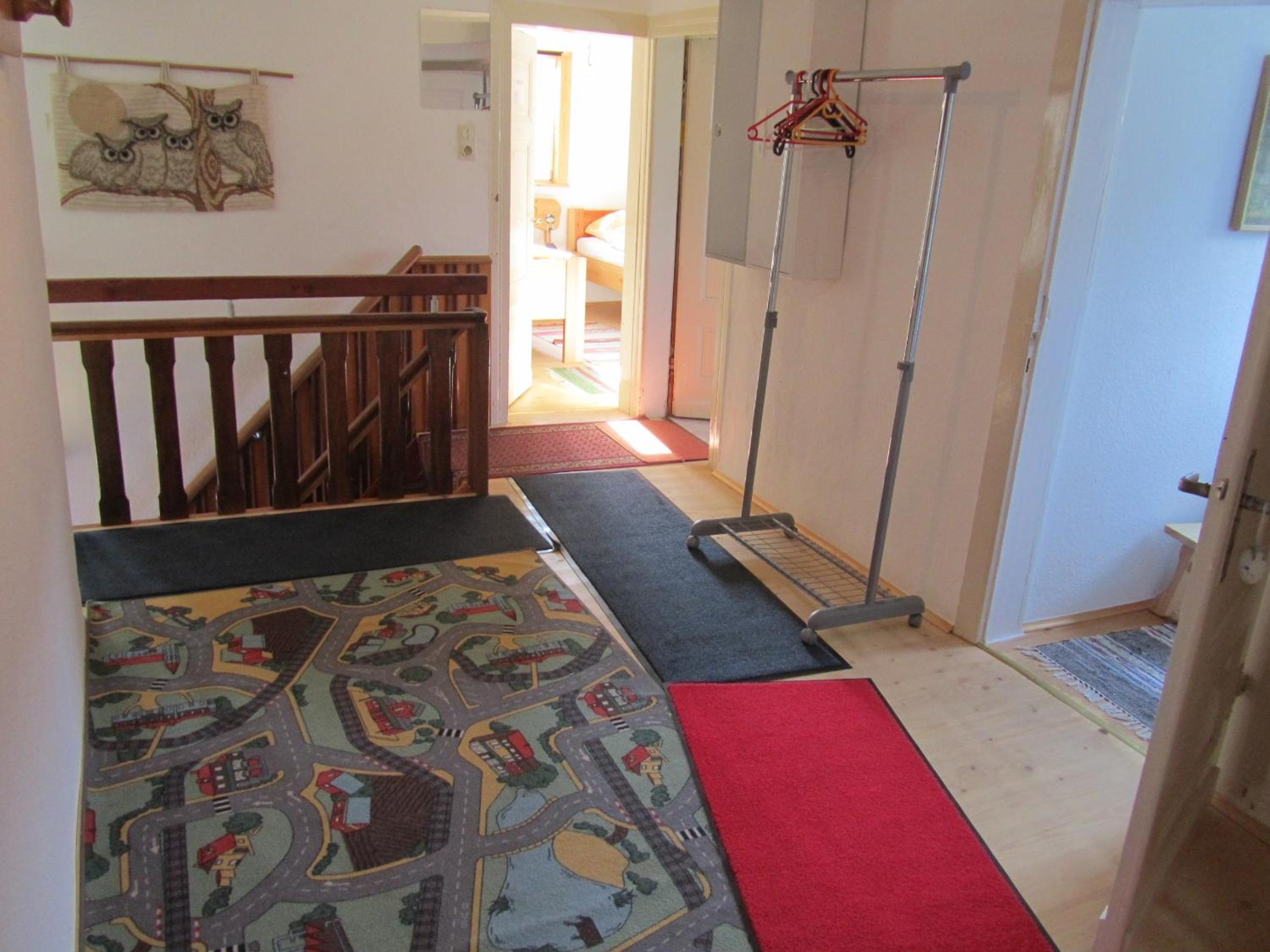 Six-Bedroom House photo 1