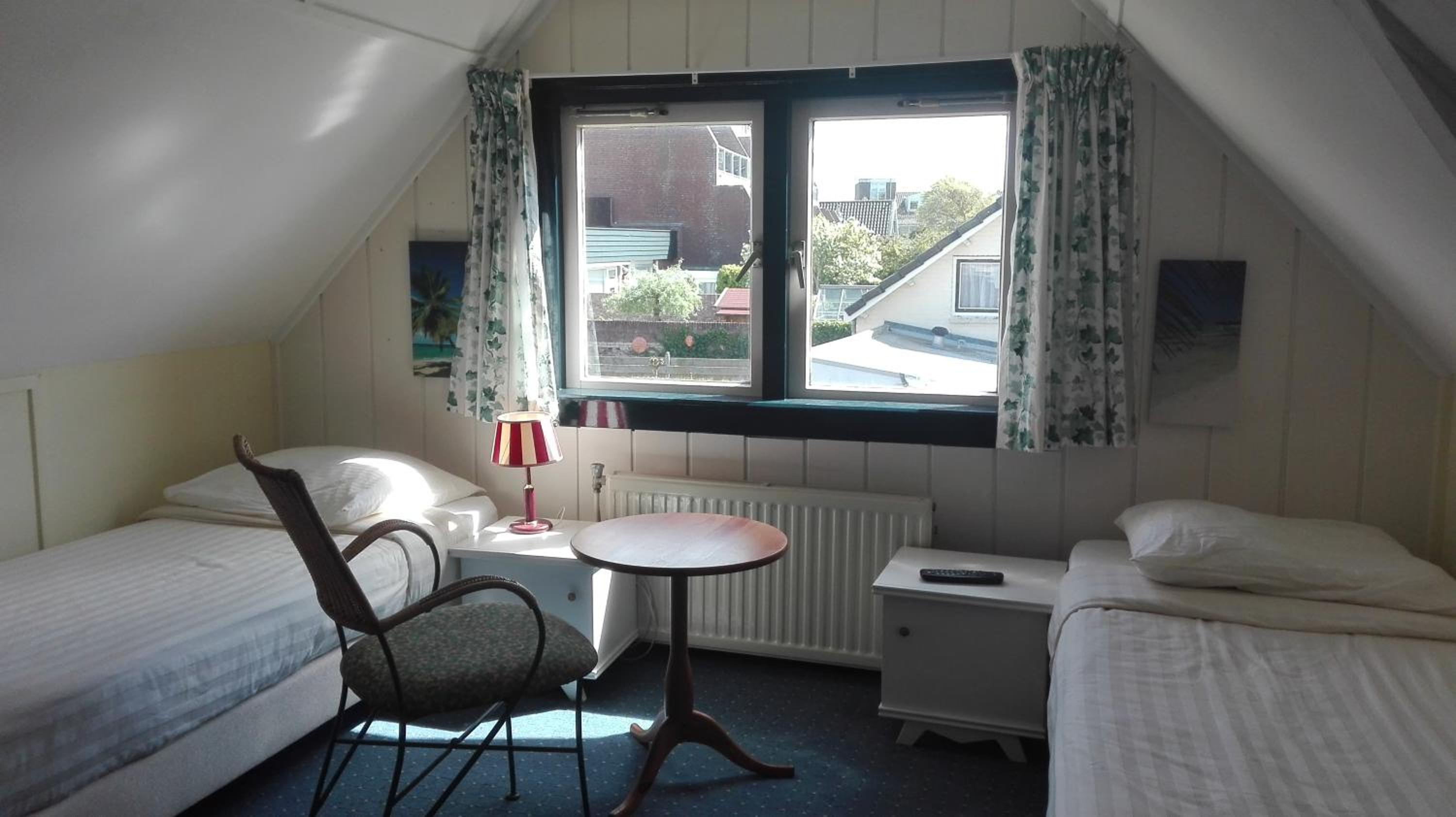 Double or Twin Room with Shared Bathroom photo 1