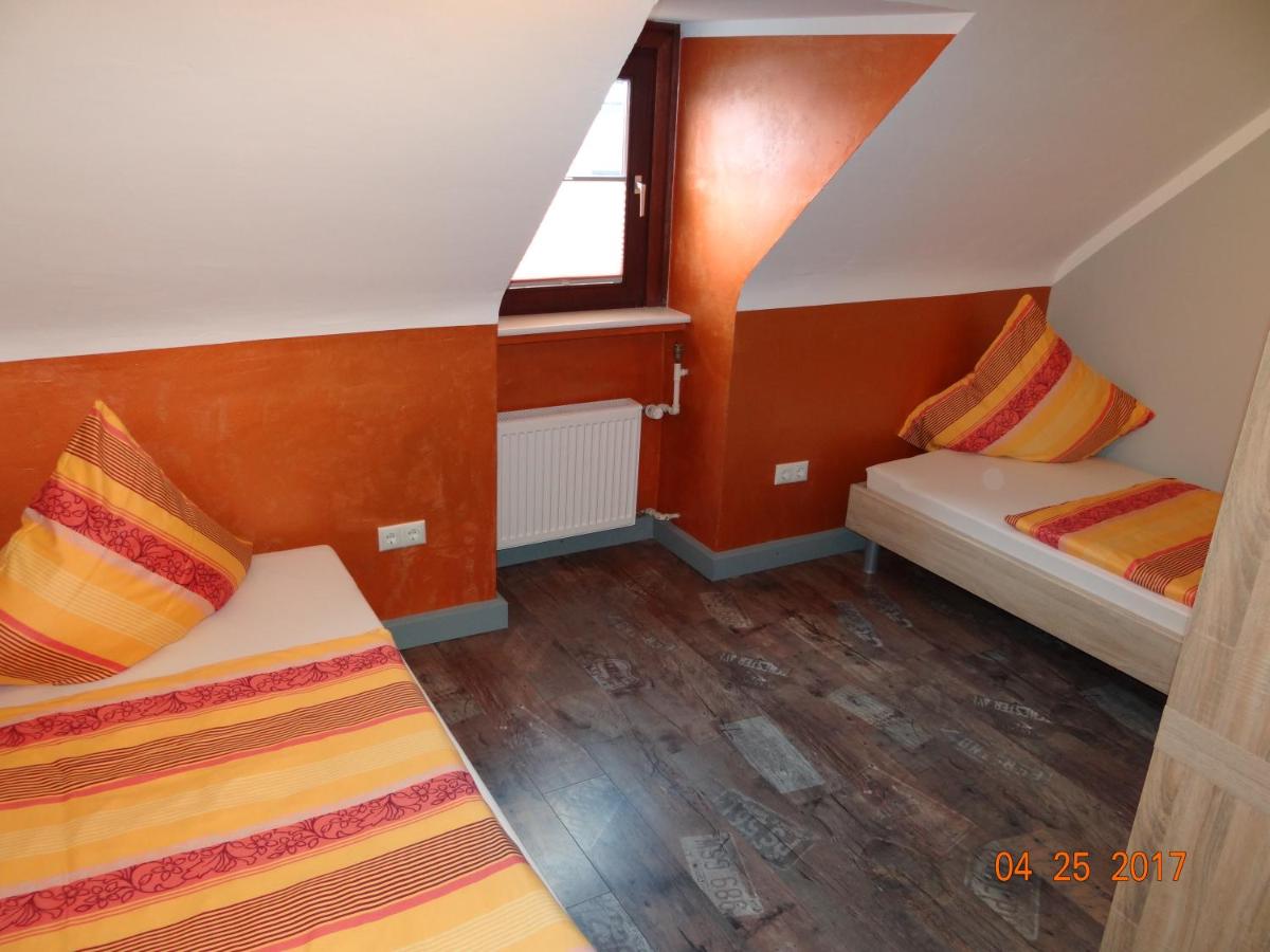 Budget Double Room with External Private Toilet  photo 2