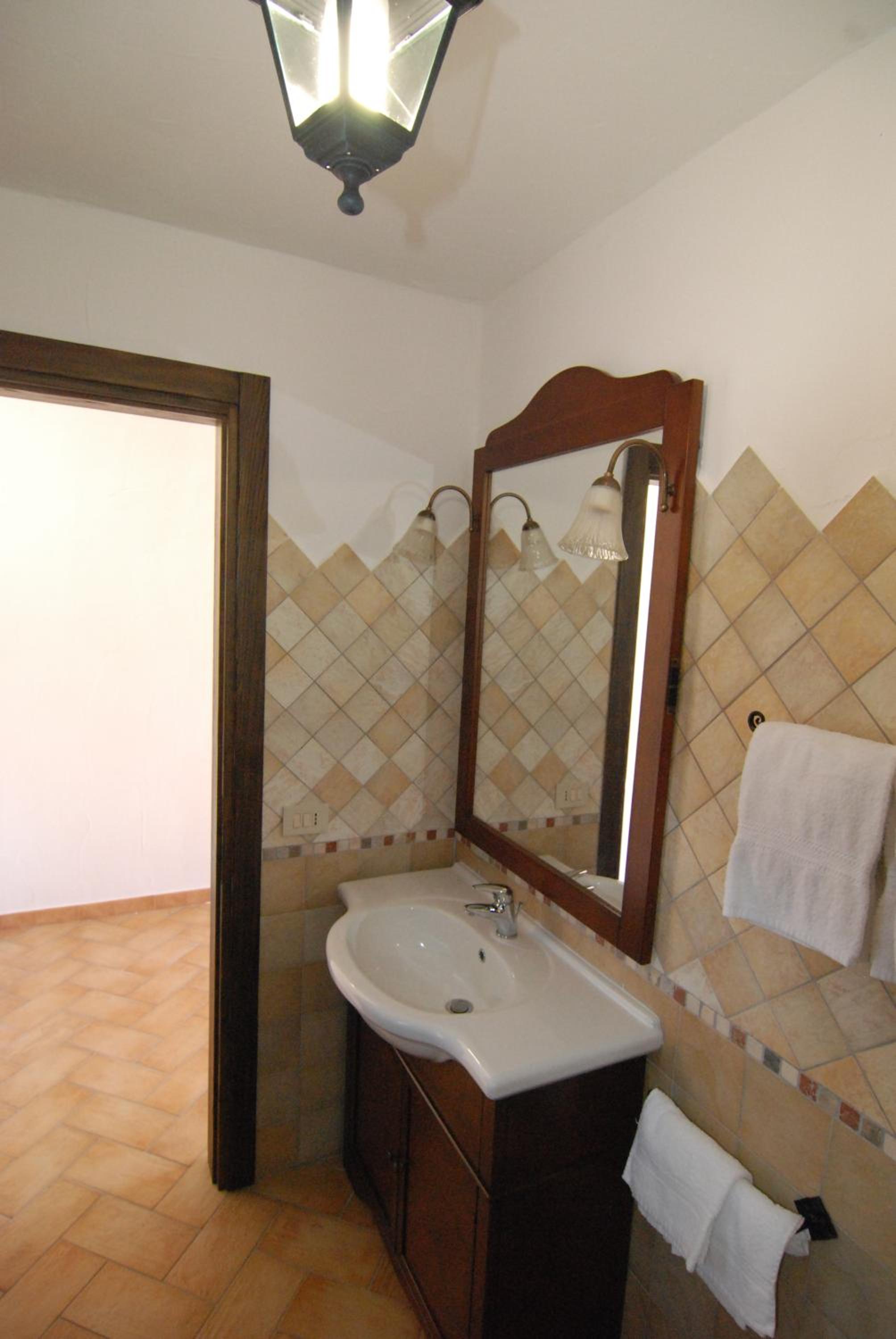 Double or Twin Room - Photo 2