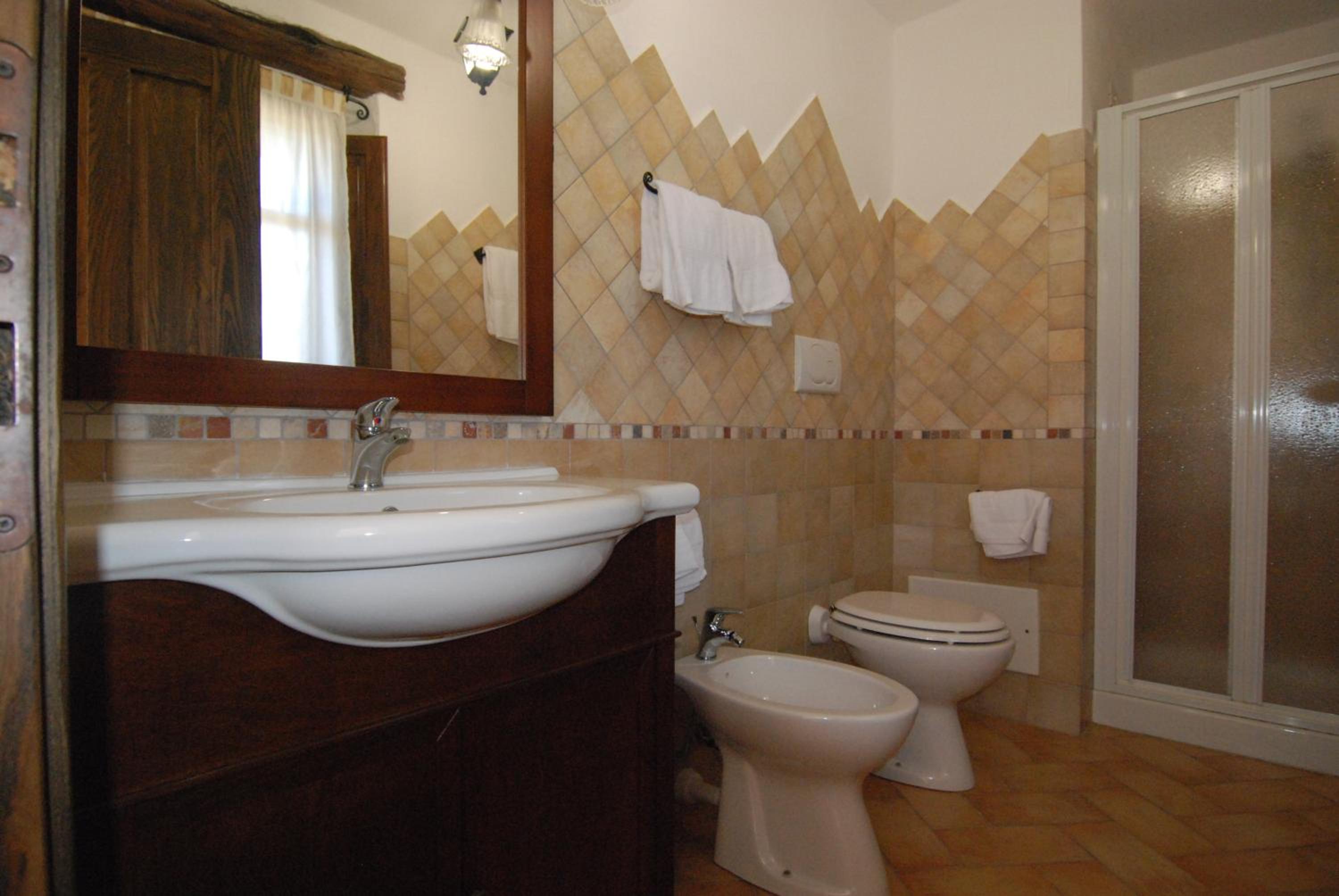 Double or Twin Room - Photo 7