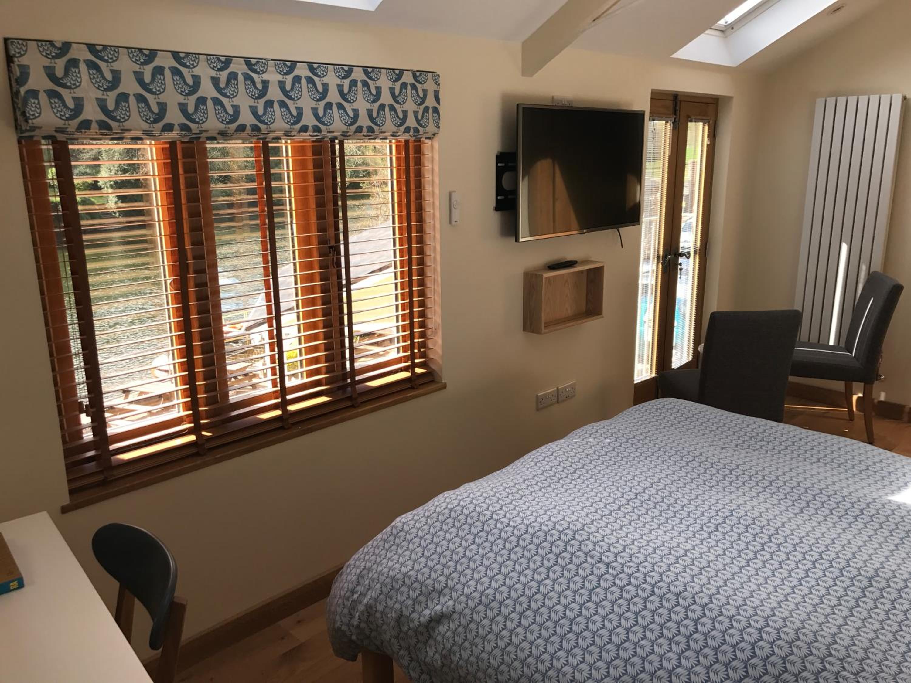 Deluxe Double Room with Shower