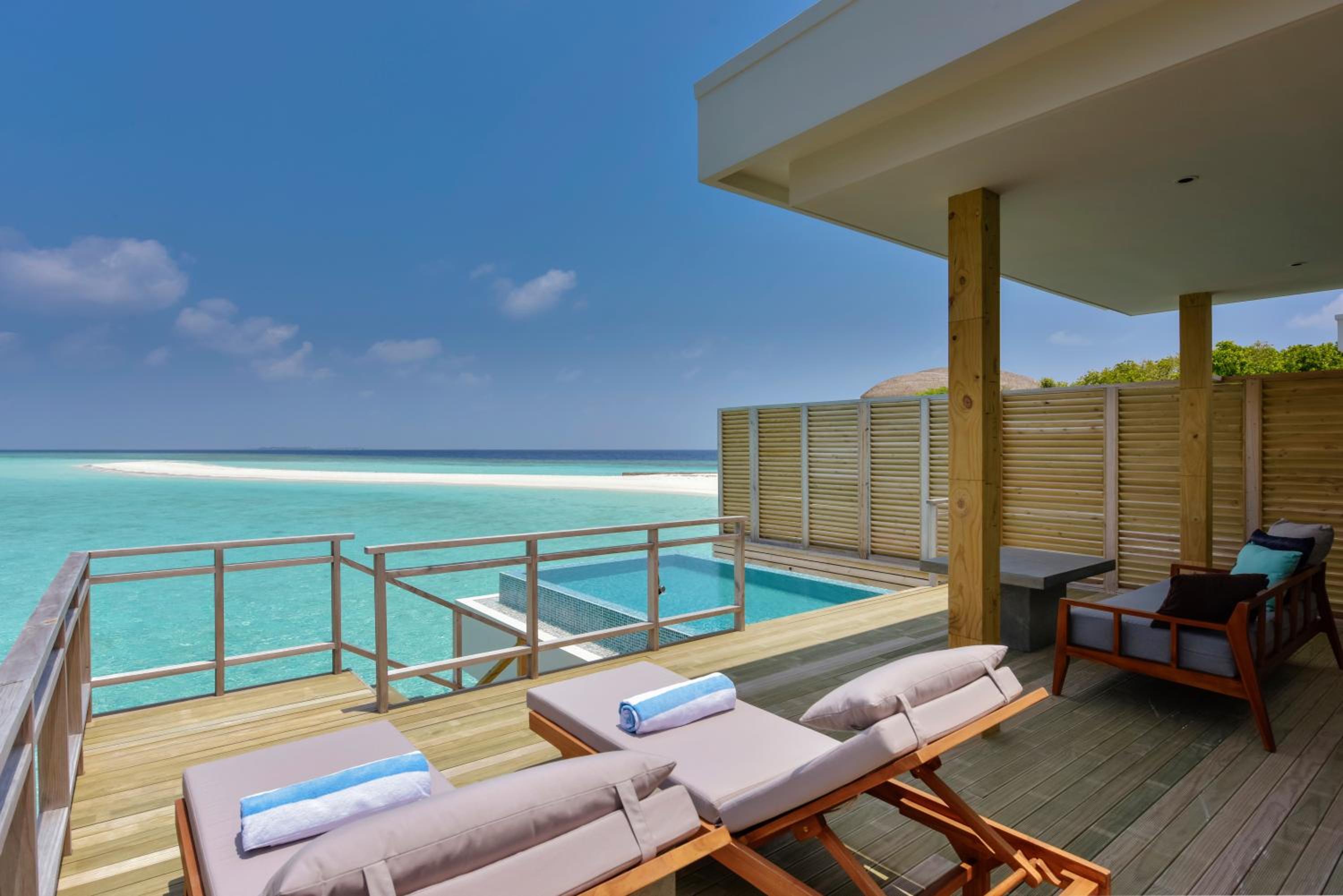 Lagoon Villa with Pool - Photo 2