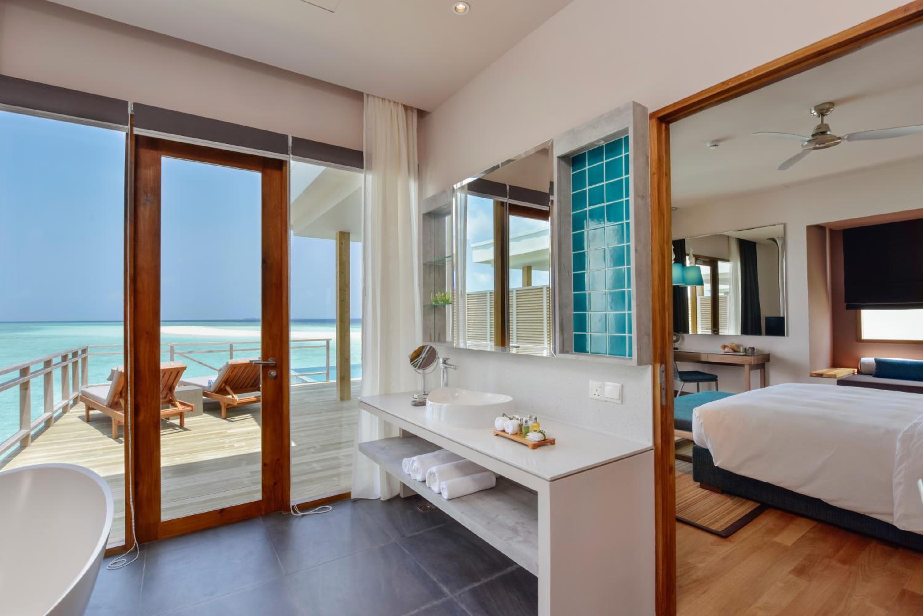 Lagoon Villa with Pool - Photo 6
