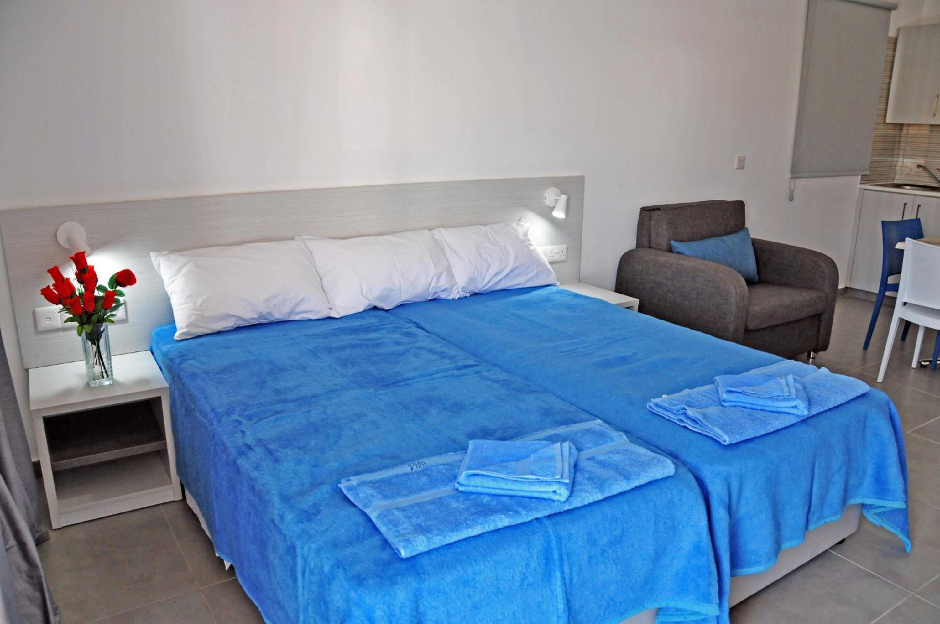 Deluxe Studio with Pool View