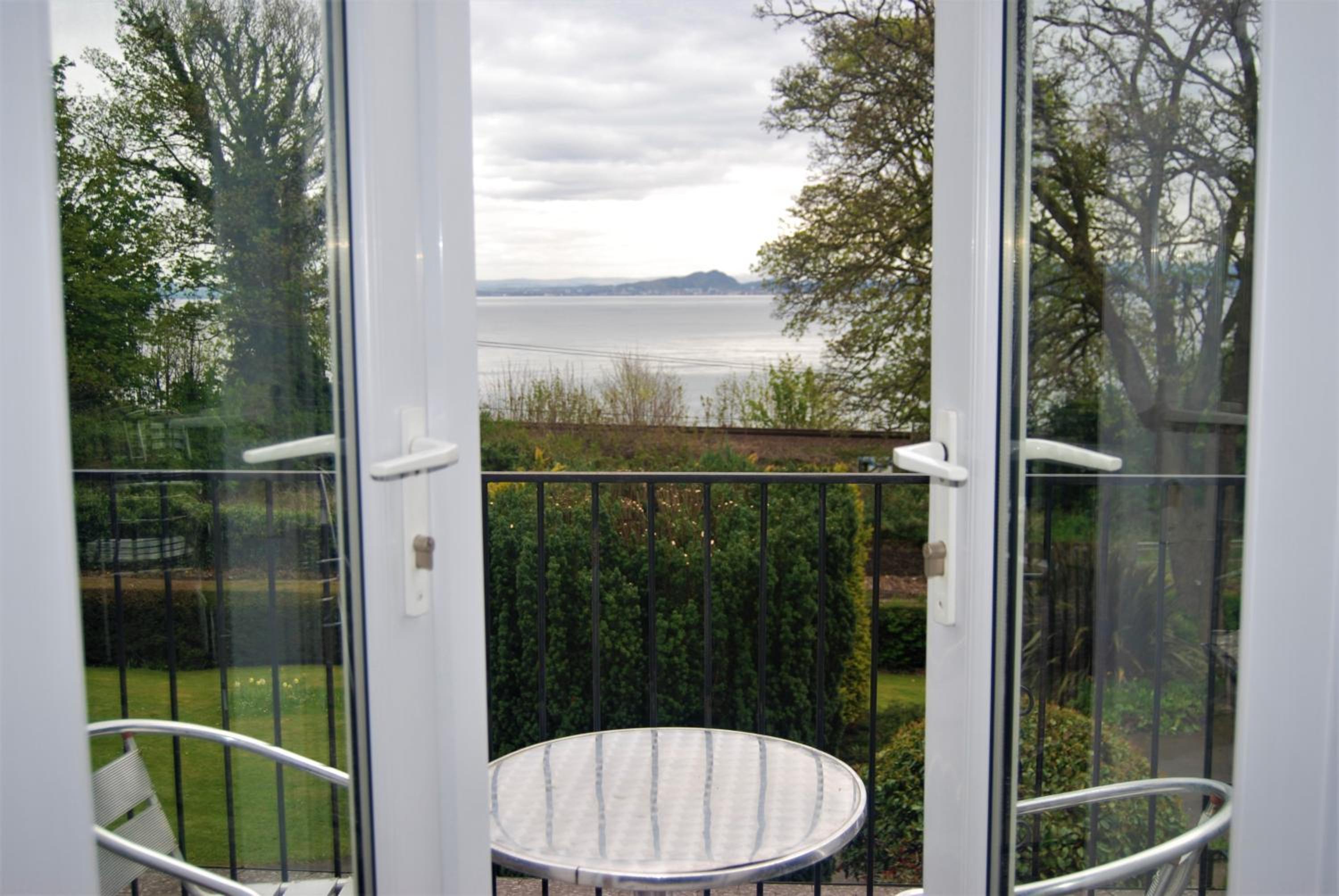 Twin Room with Sea View and Balcony - Photo 4