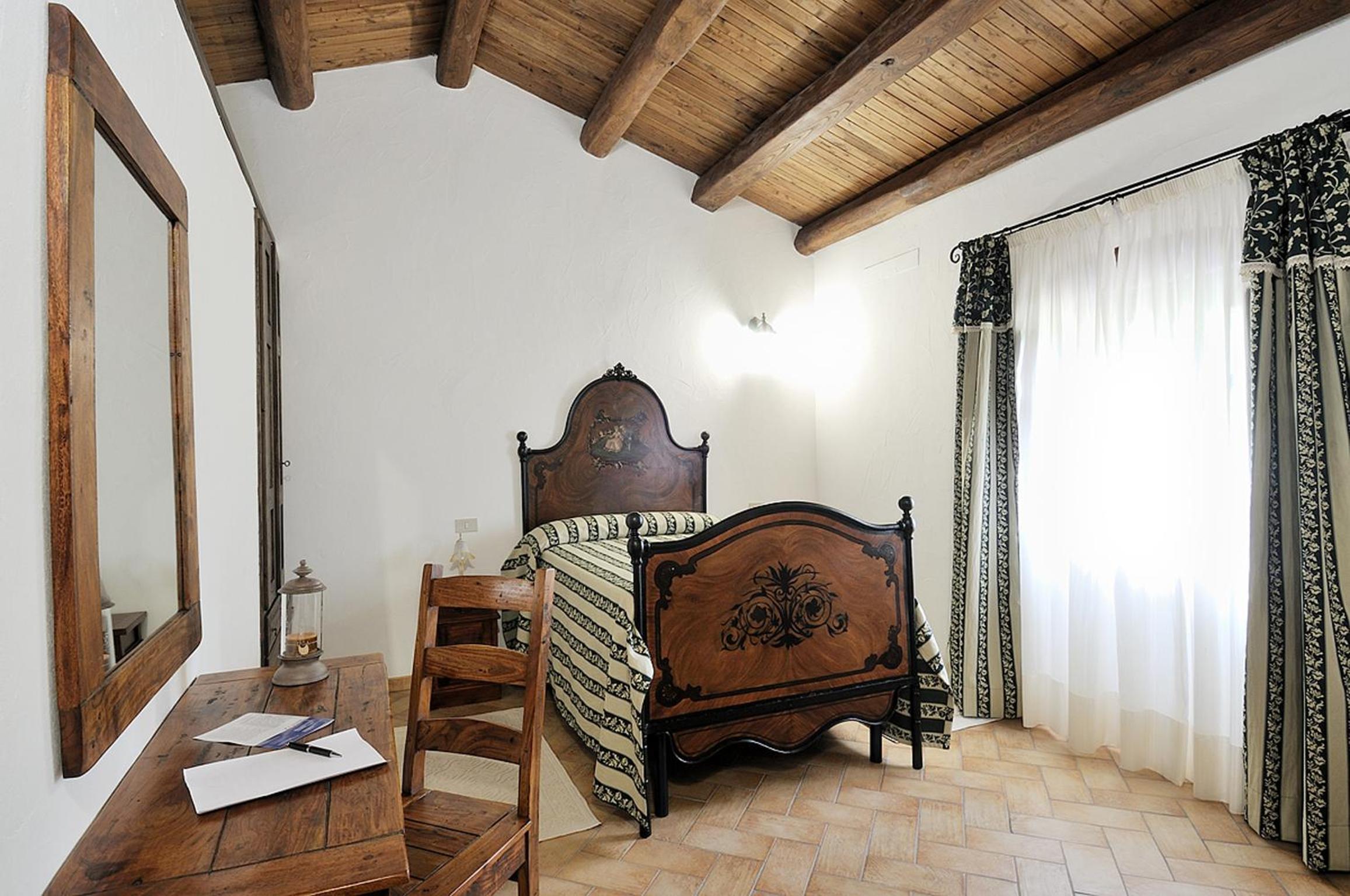 Deluxe Twin Room - Photo 1