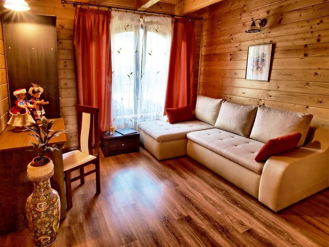 Double Room with Shared Bathroom photo 1