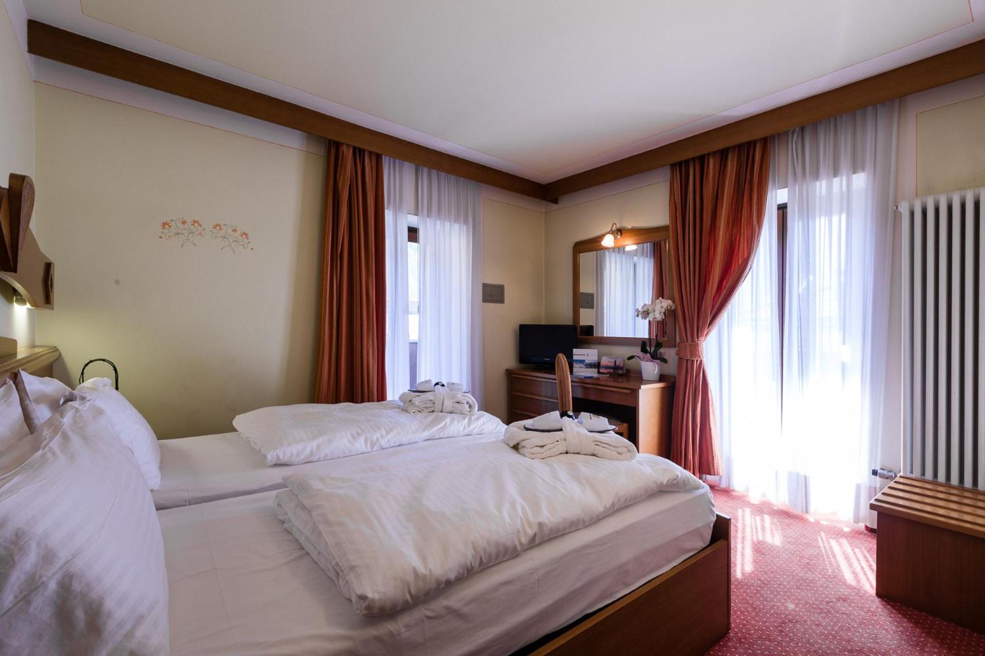 Standard Double or Twin Room photo 1