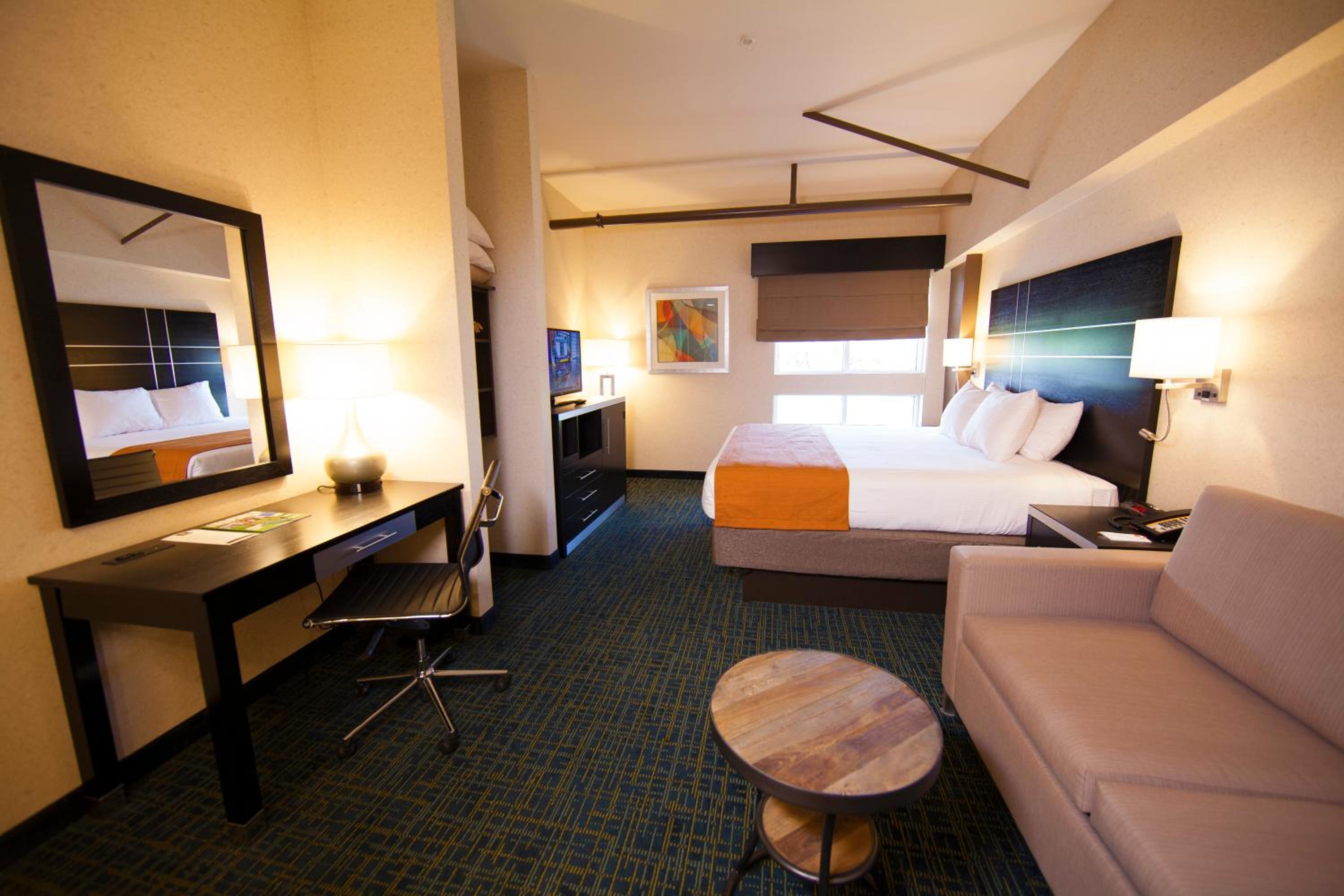 Deluxe King Room photo 3