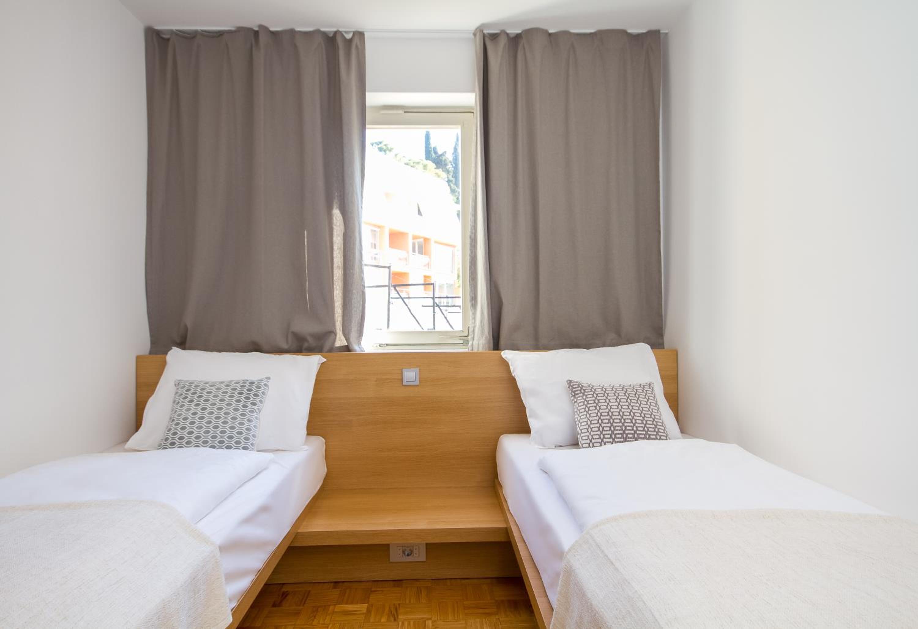 Two-Bedroom Apartment with Balcony and Garden View - Photo 19