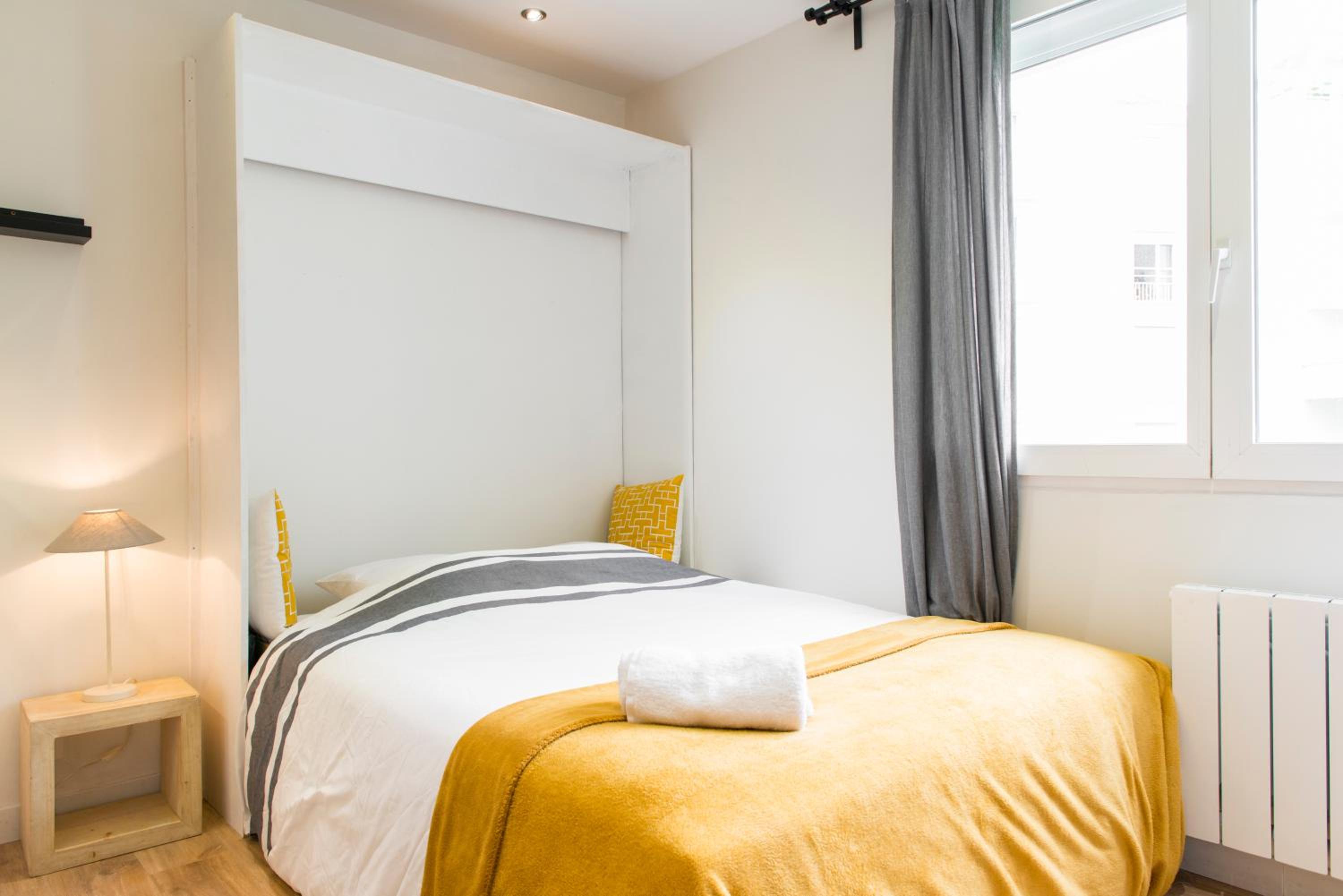 Studio Apartment photo 1