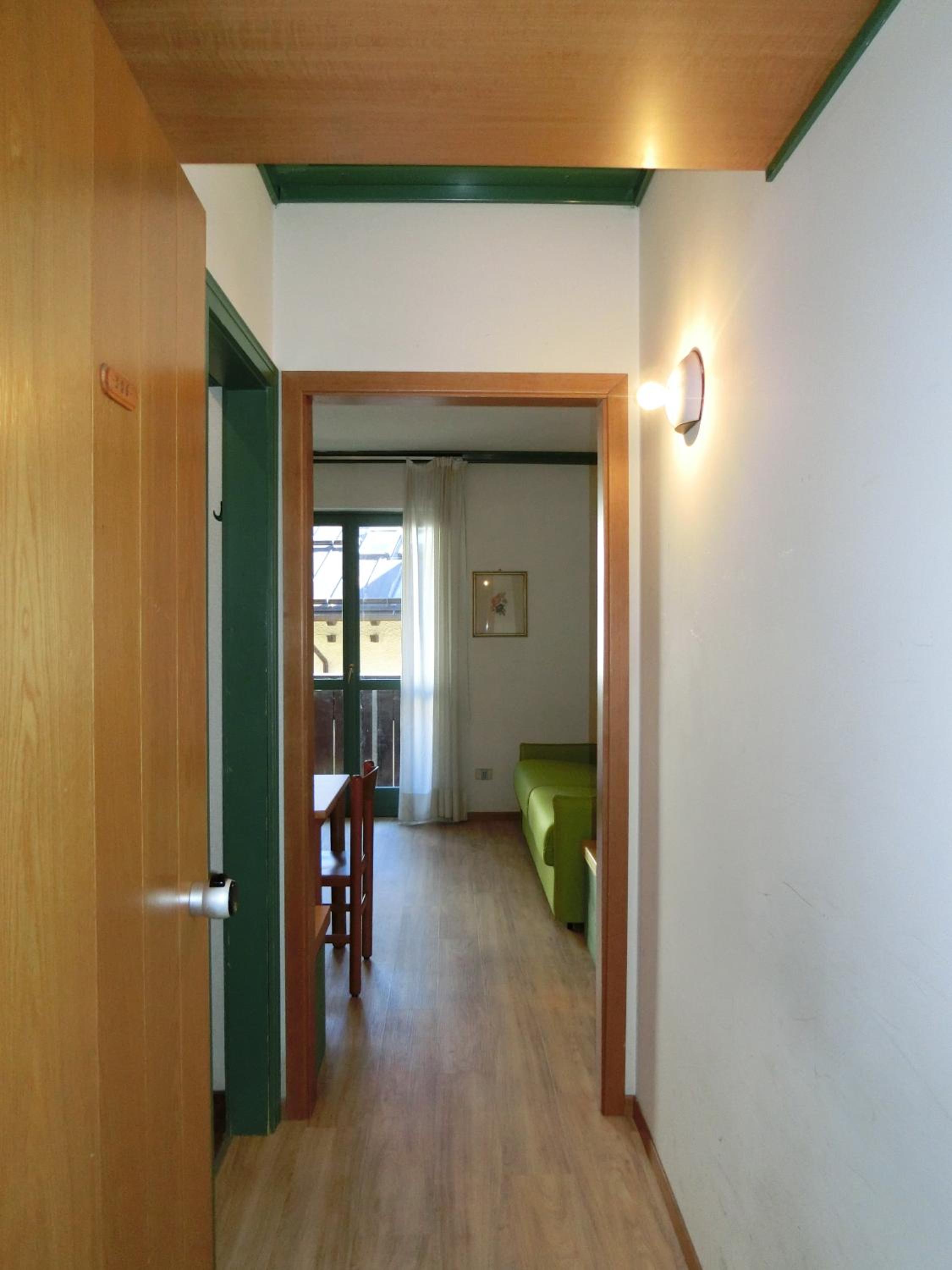 One-Bedroom Apartment with Balcony photo 1