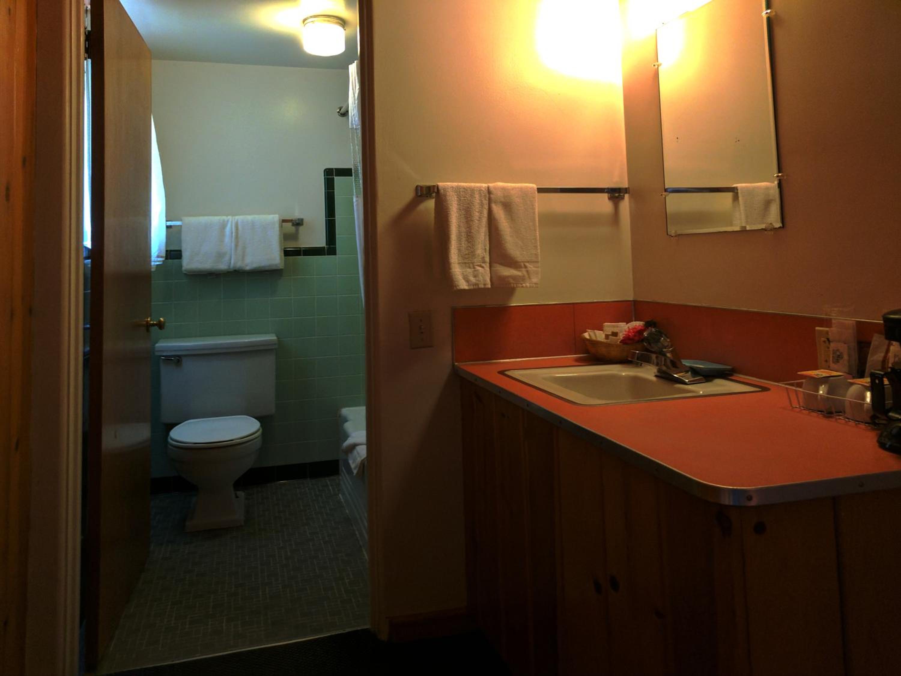Double Queen Room - Non-Smoking - Photo 2