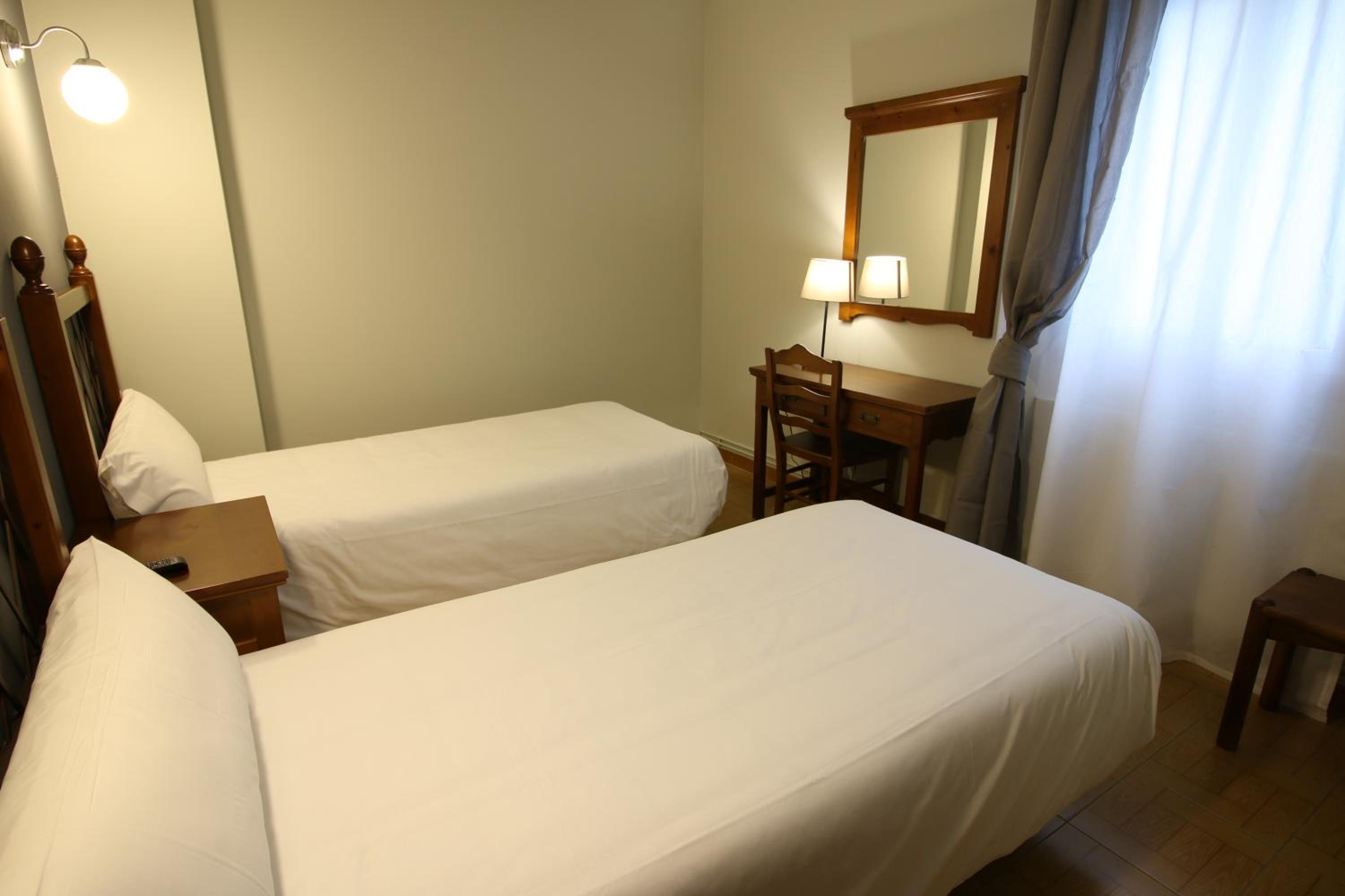 Interior Twin Room photo 3