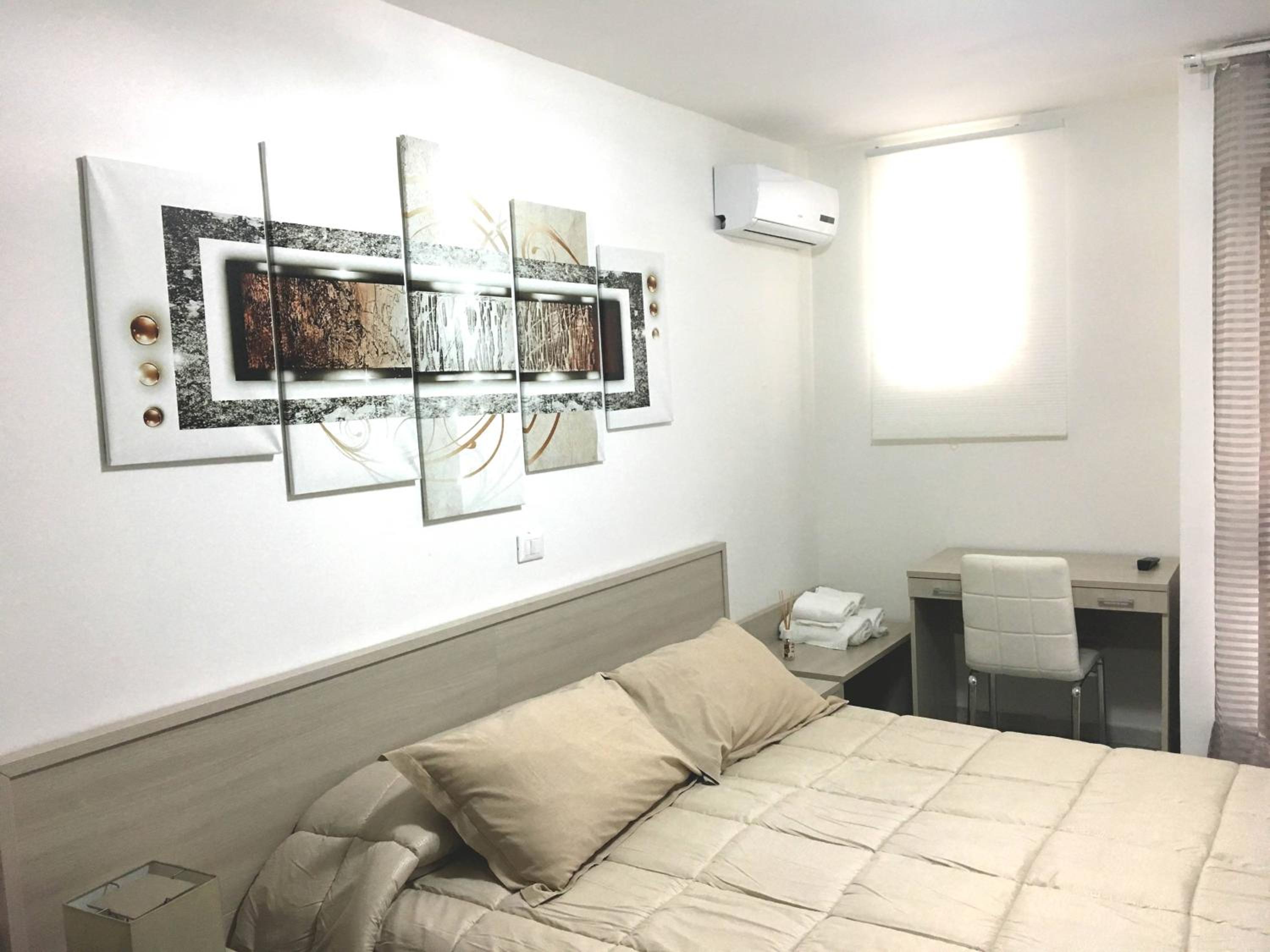 Double Room - Photo 12