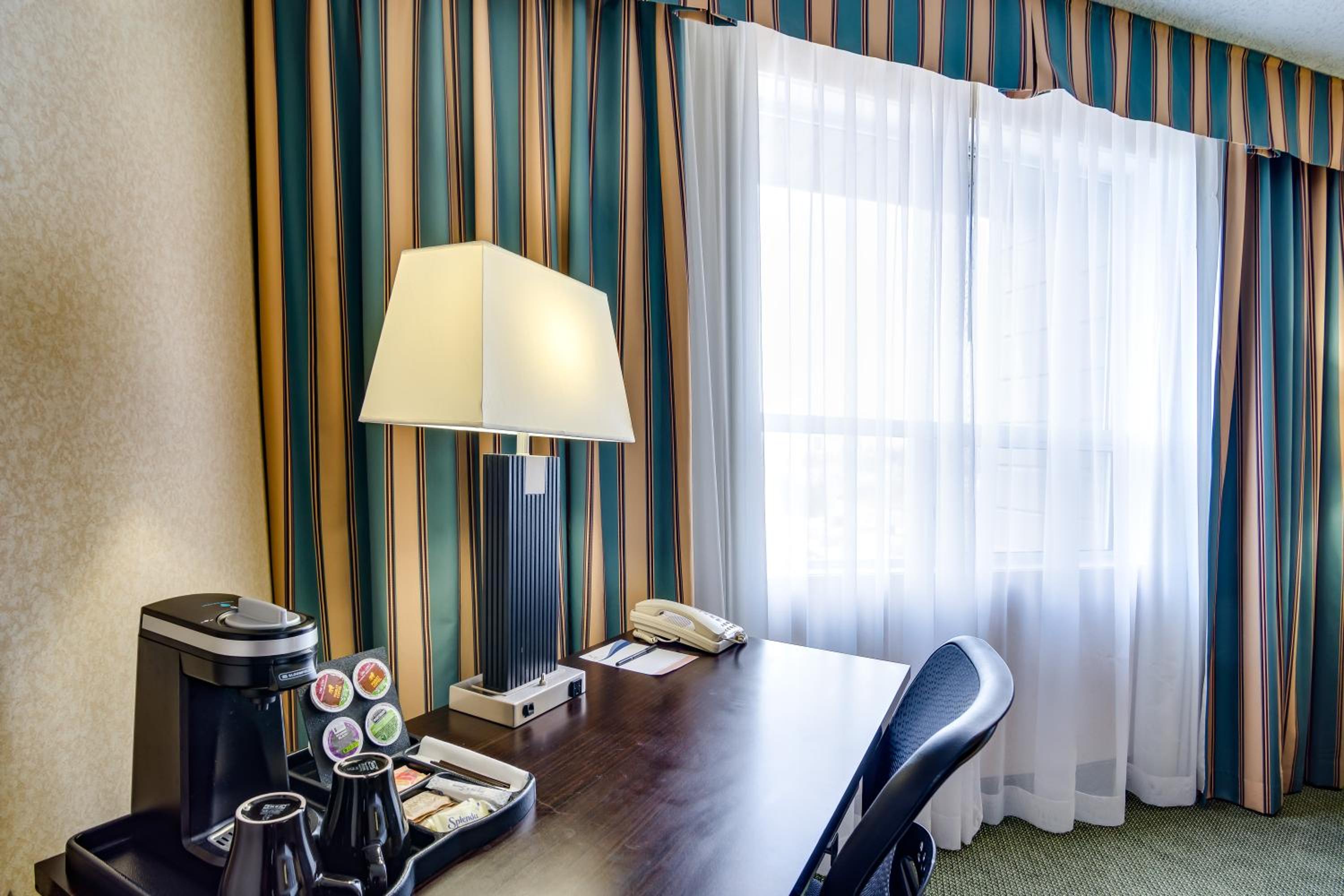 Standard King Room - Photo 4