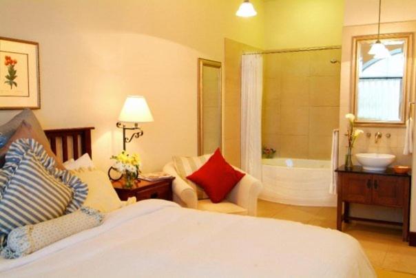 King Room with Spa Bath - Photo 1