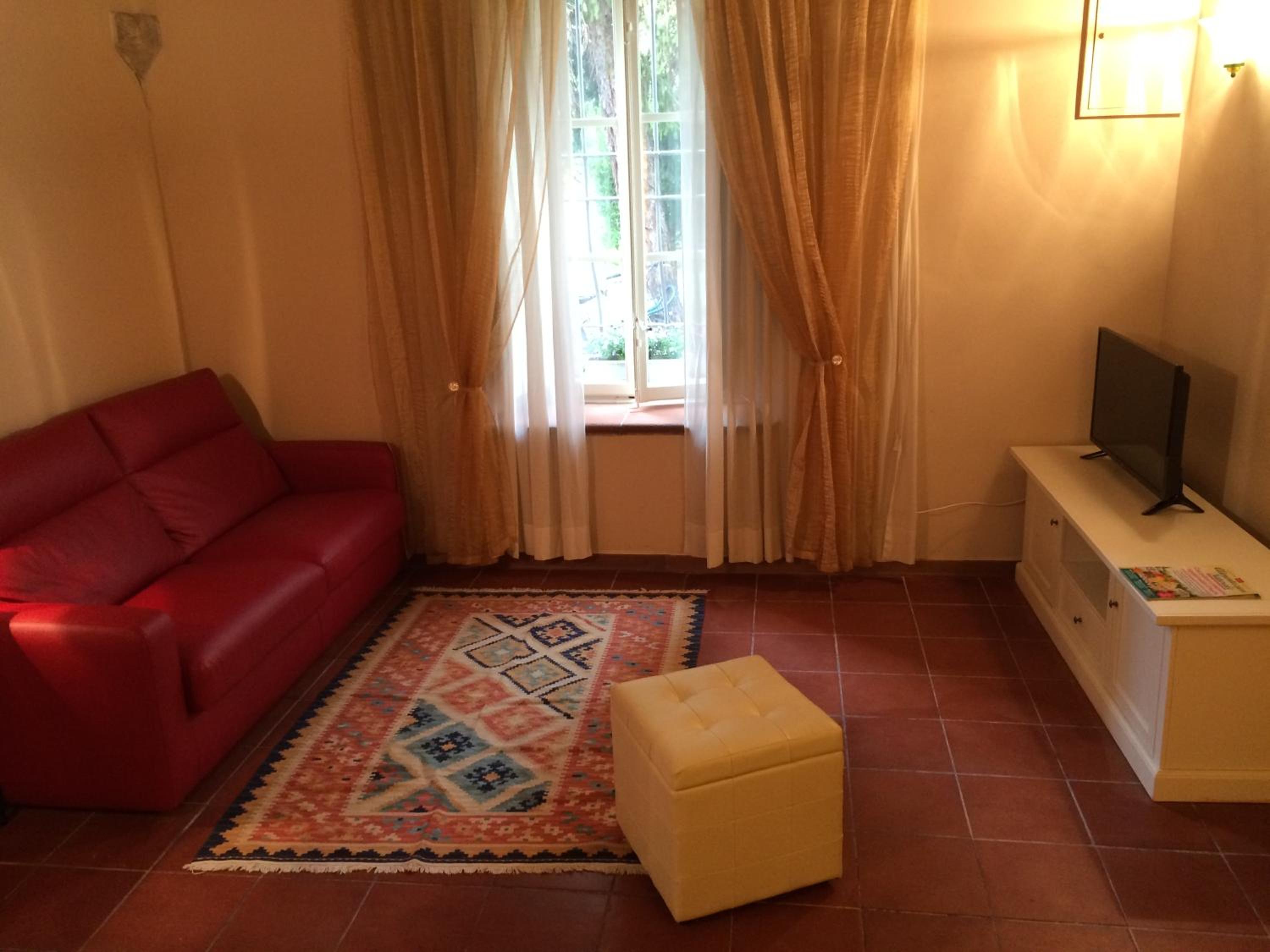 Apartment with Garden View - Photo 4