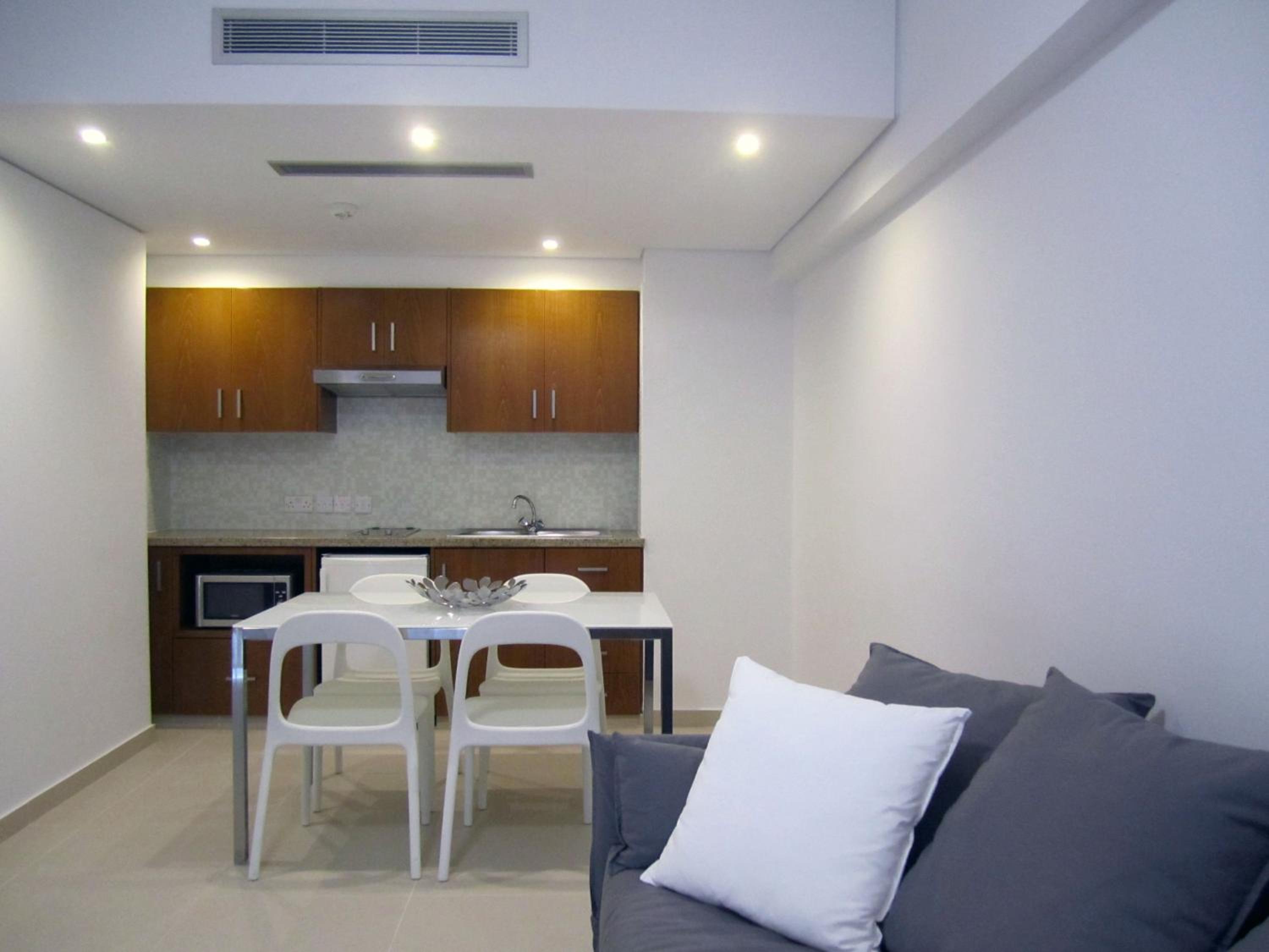 One-Bedroom Suite - Photo 3