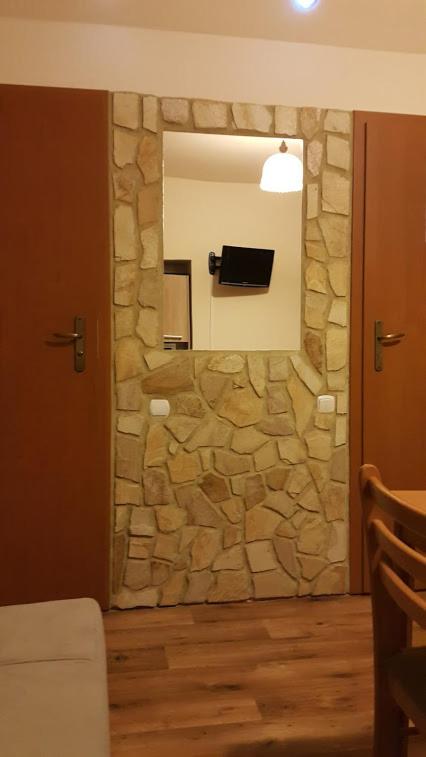 Family Room with Private Bathroom photo 2