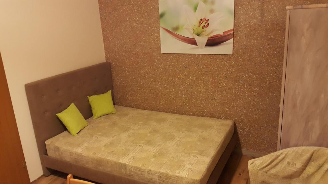Family Room with Private Bathroom photo 1