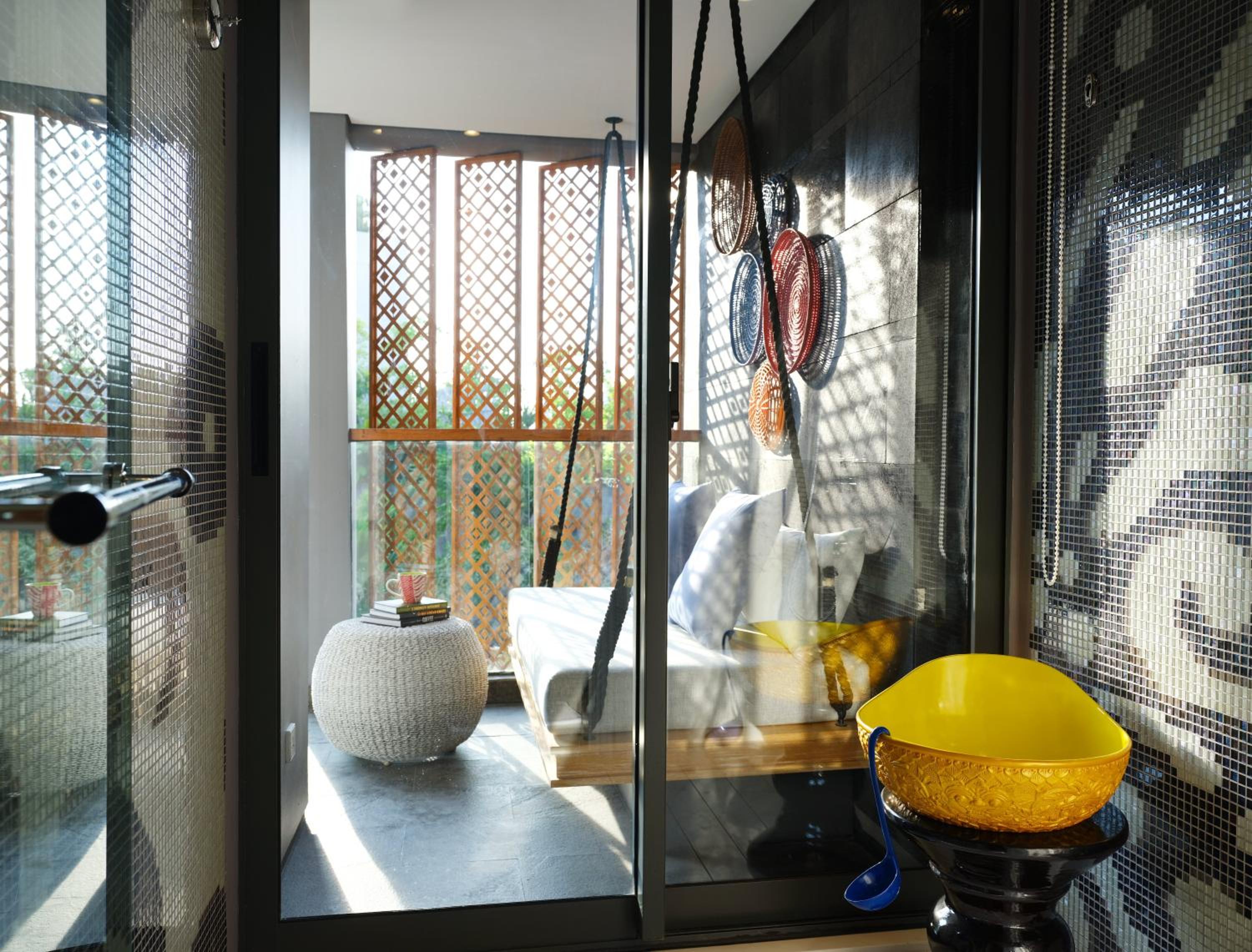 Standard King Room with Garden View