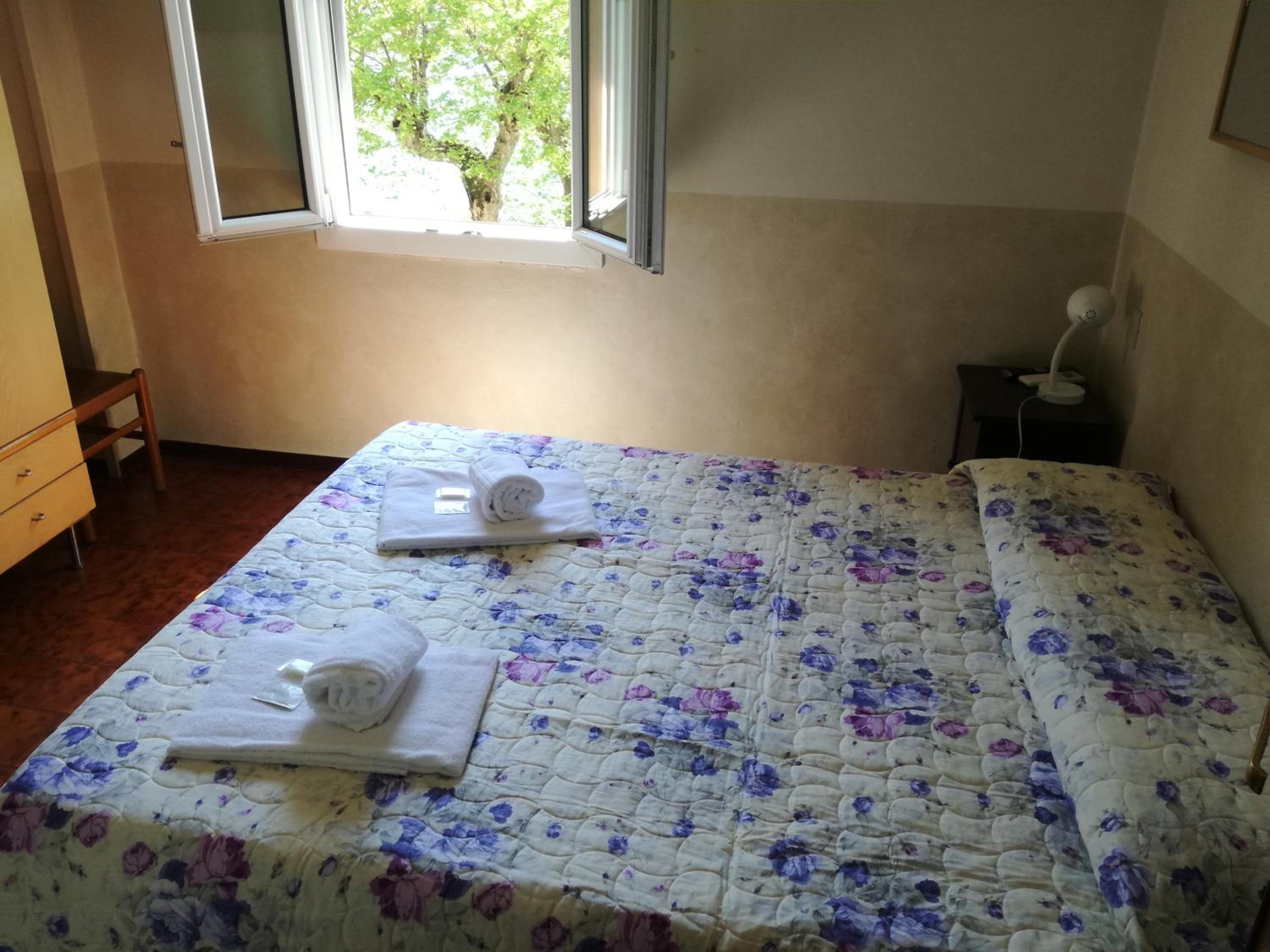Double Room with Lake View - Photo 1