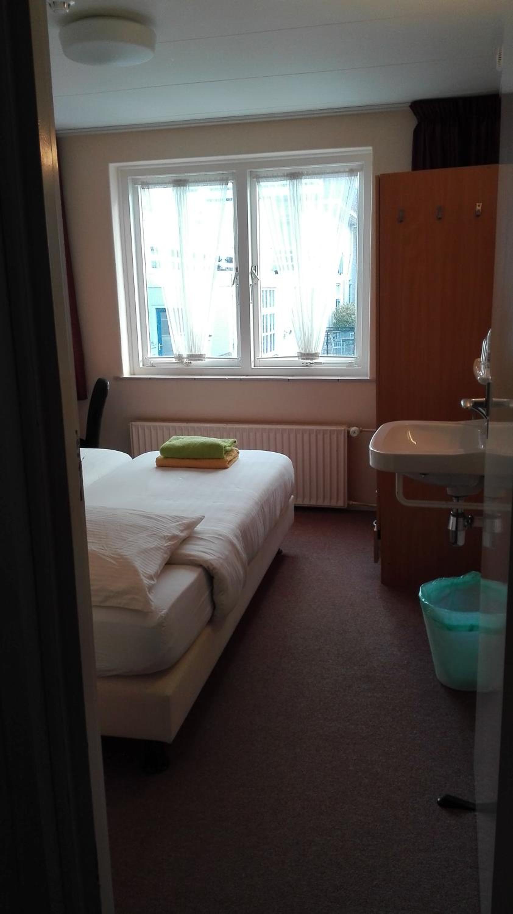 Double or Twin Room with Shared Bathroom photo 3