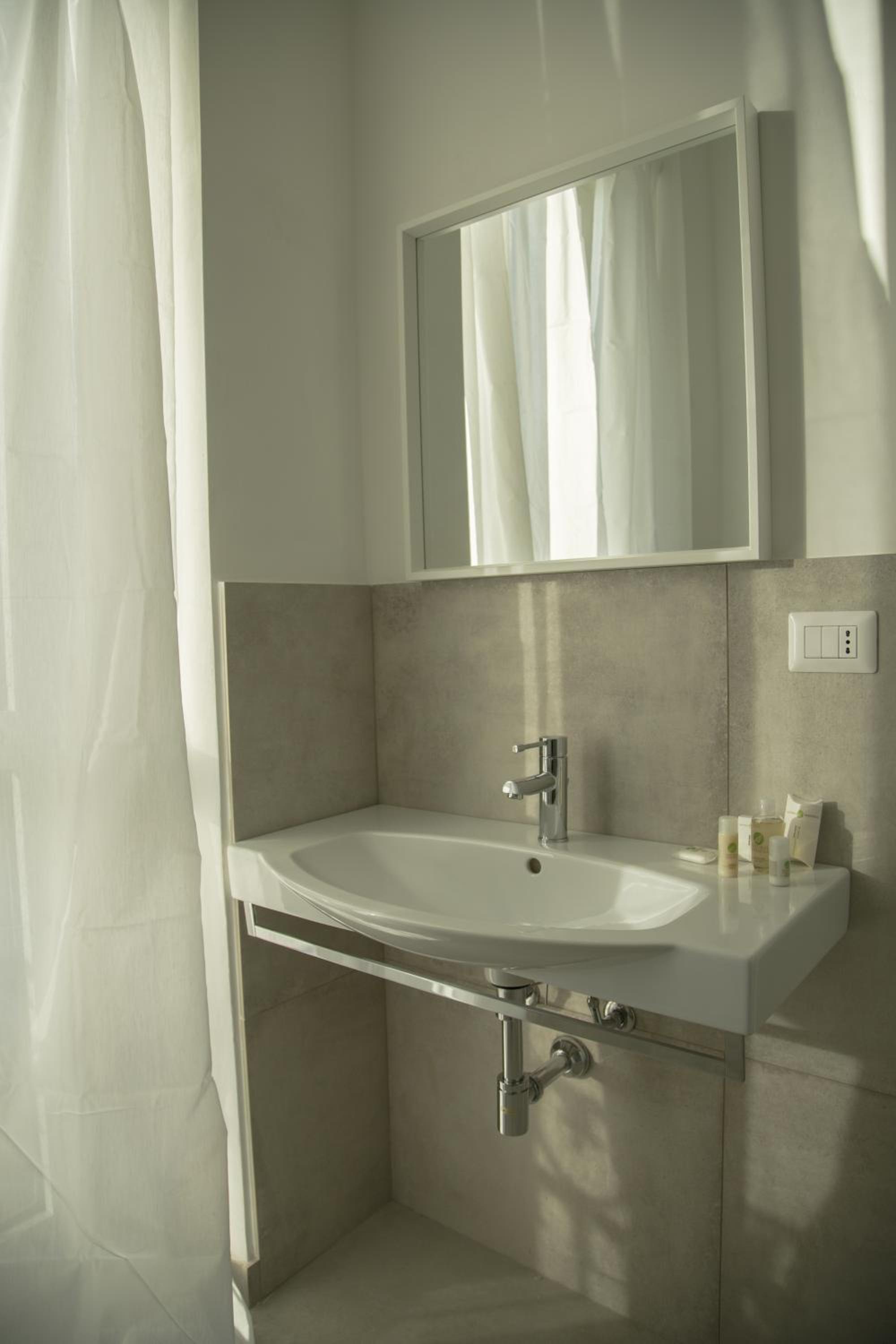 Deluxe Double Or Twin Room With Balcony photo 2