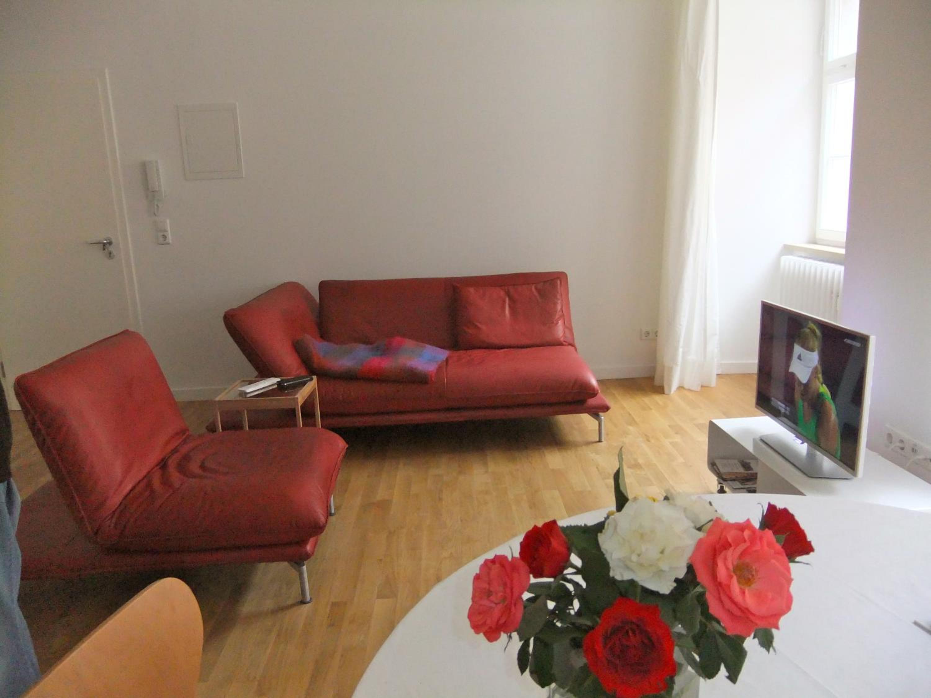 One-Bedroom Apartment photo 1