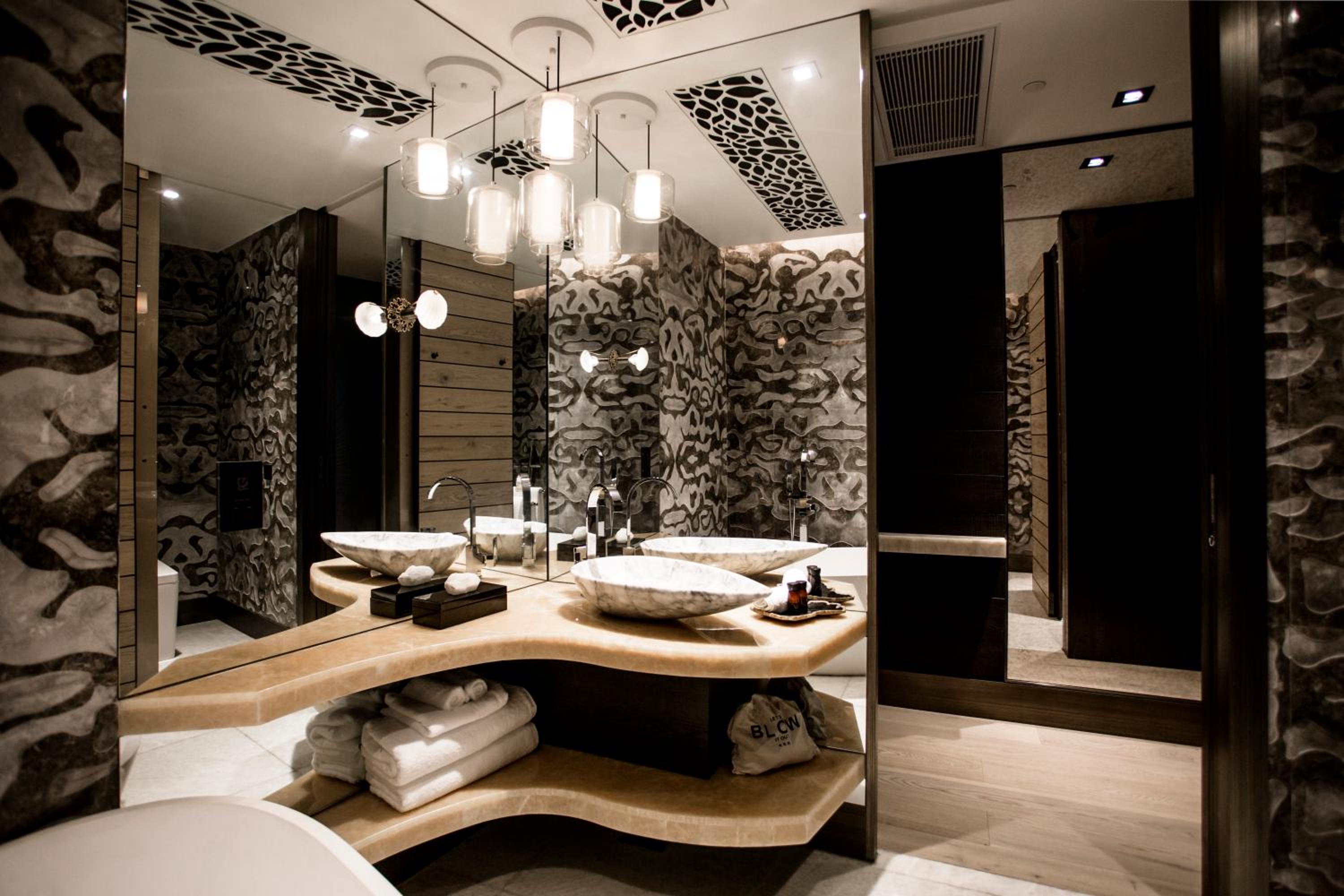 Superior Cotai King Bed Room - Photo 4