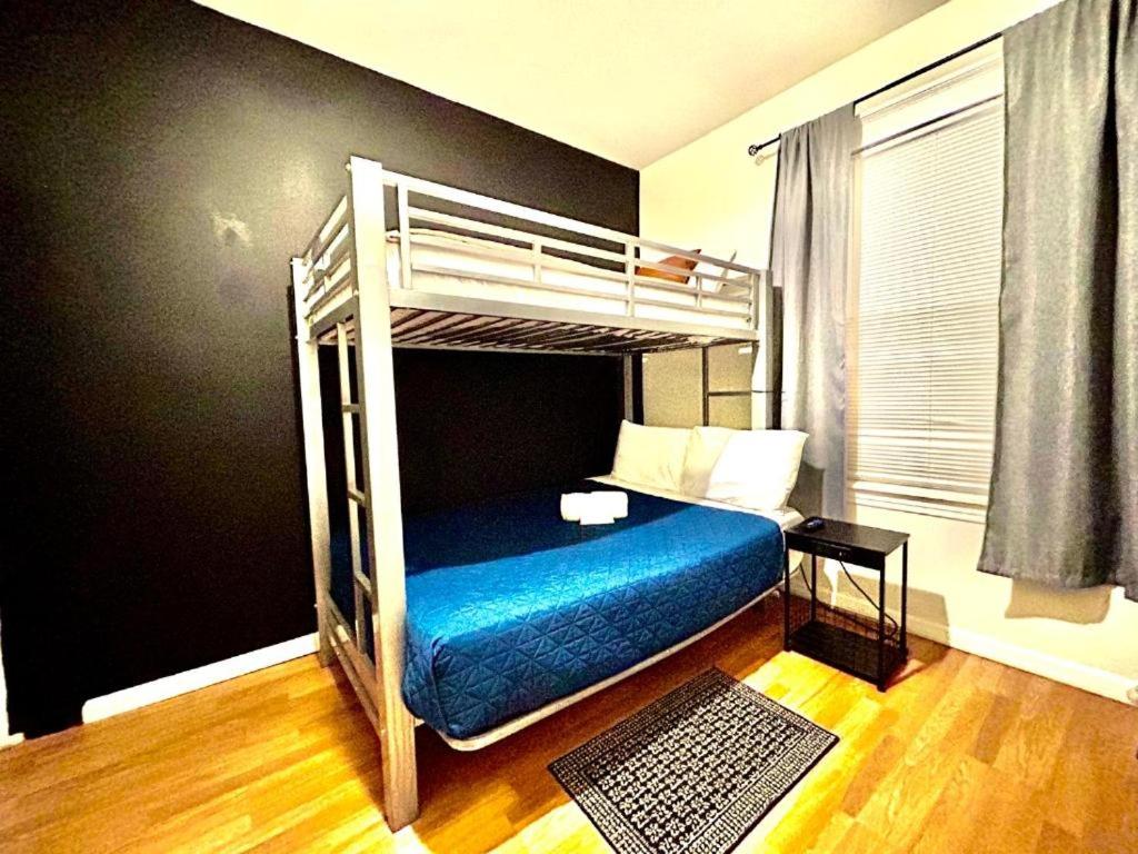 Basic triple room