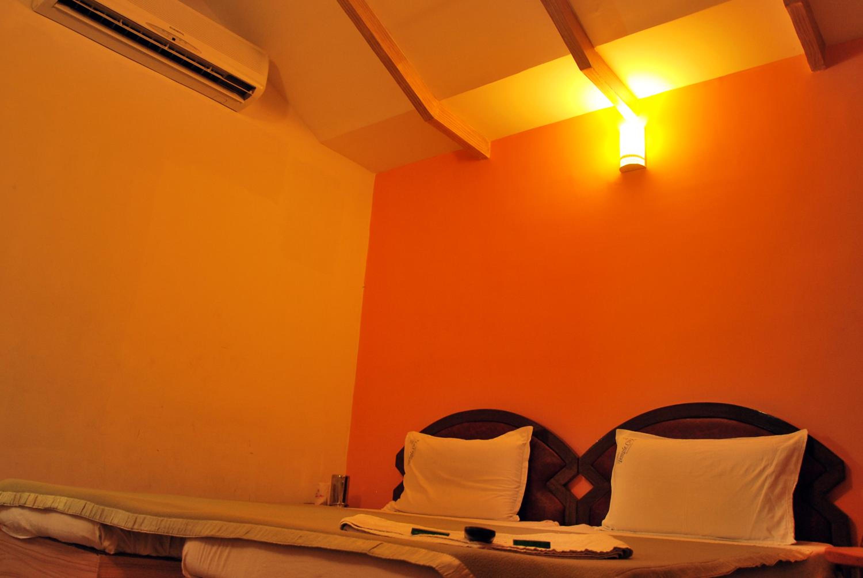 Budget Double Room - Photo 5