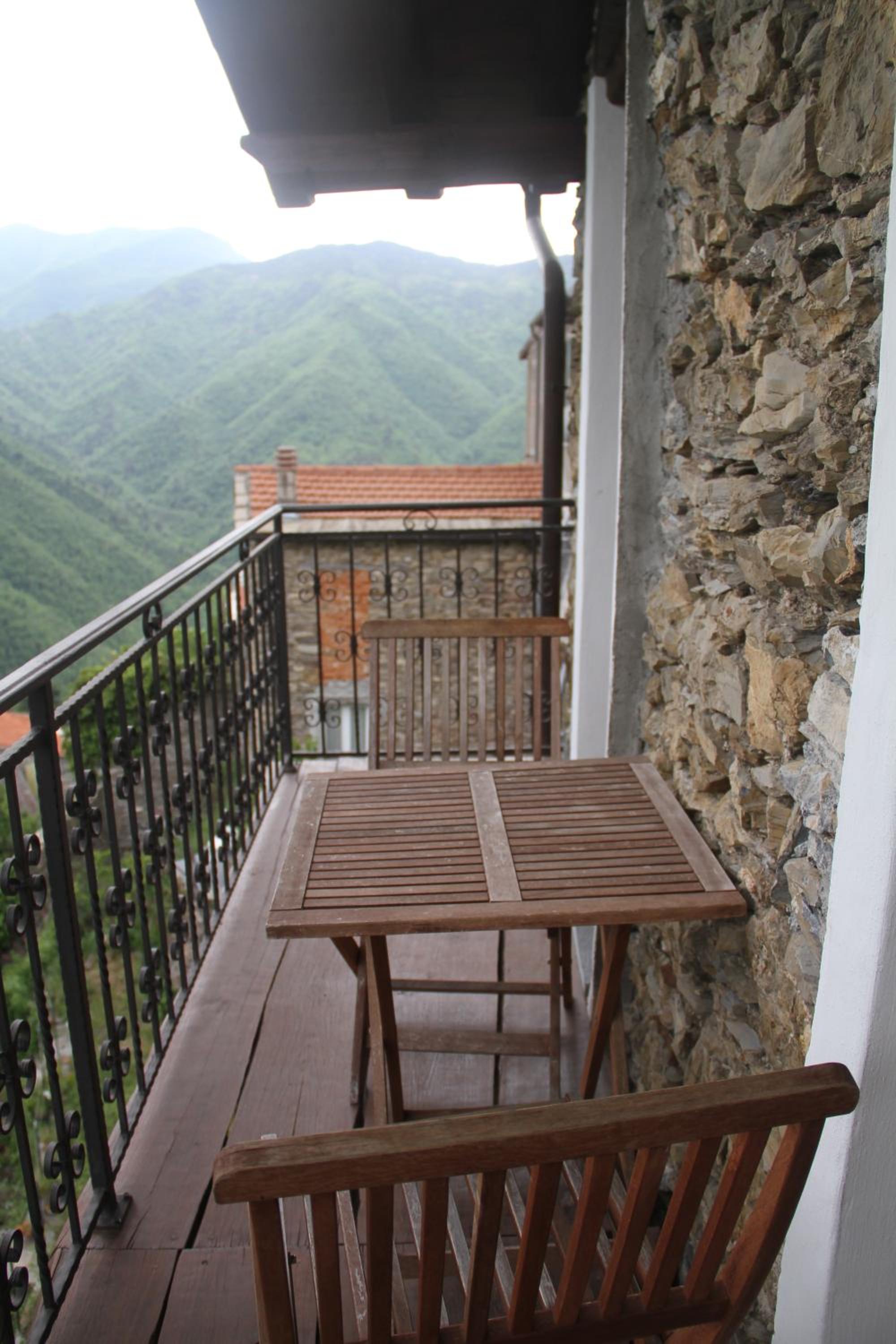 Deluxe Double Room with Balcony photo 2