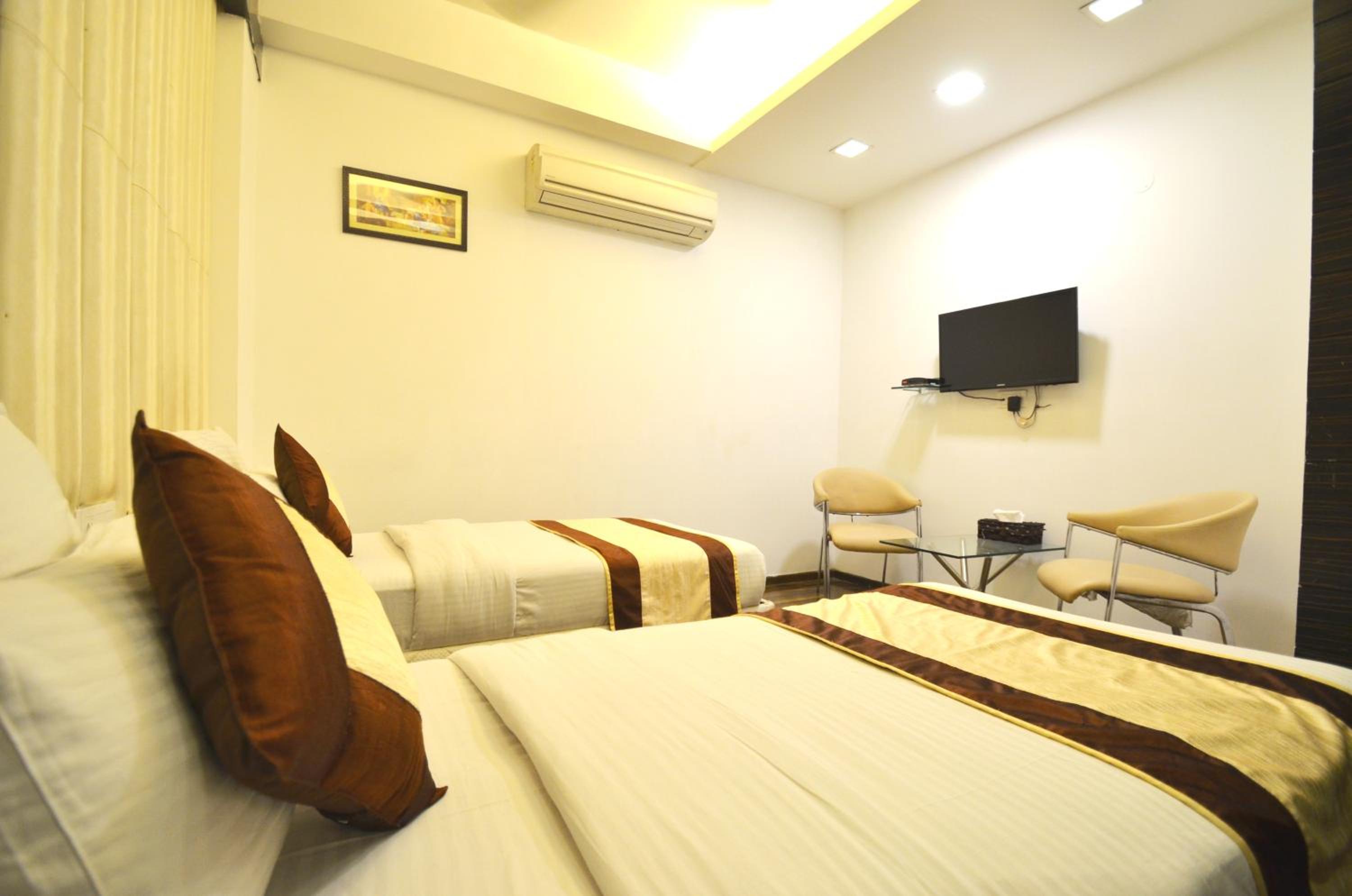 Deluxe Double or Twin Room photo 3