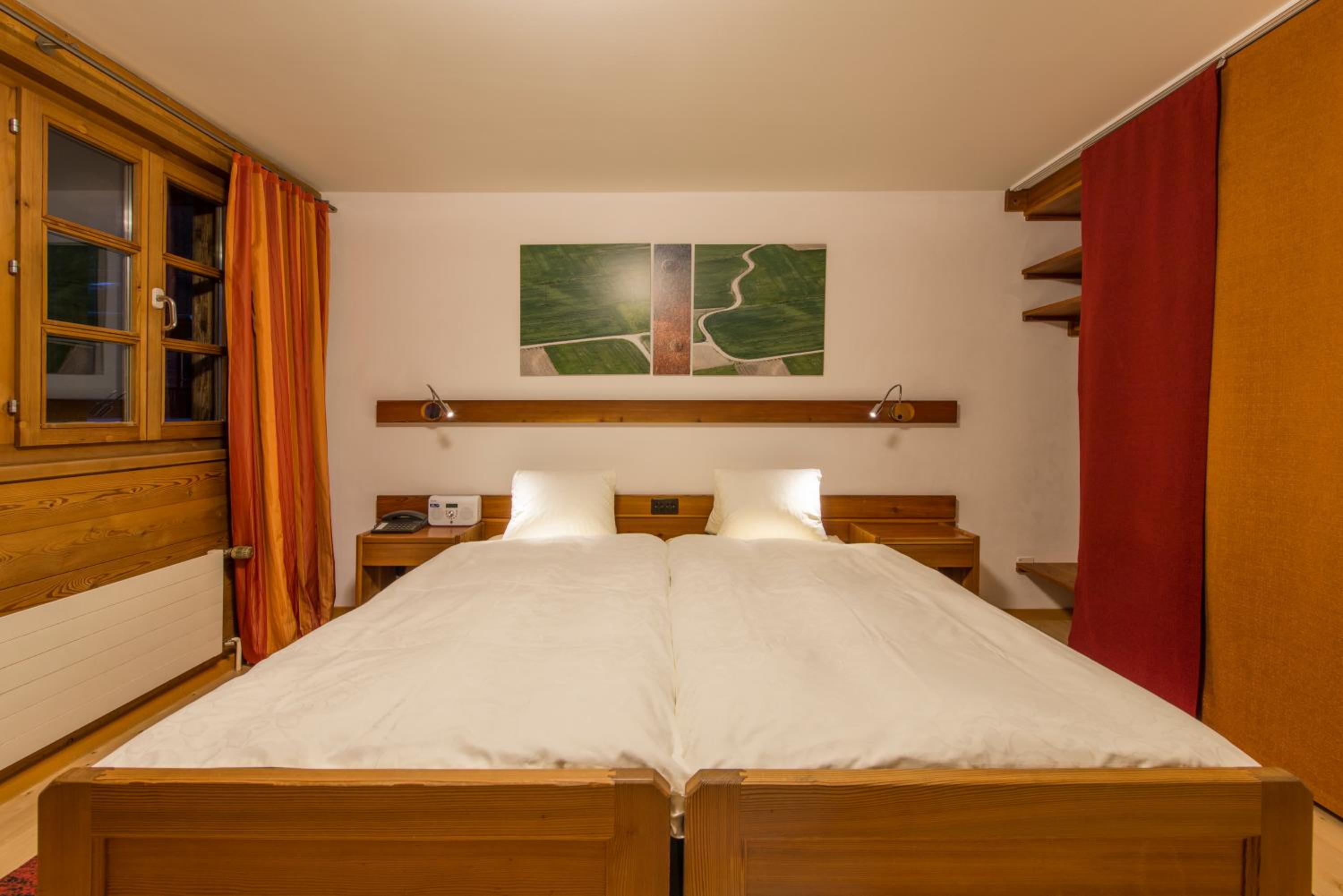 Double Room with Balcony - Photo 9