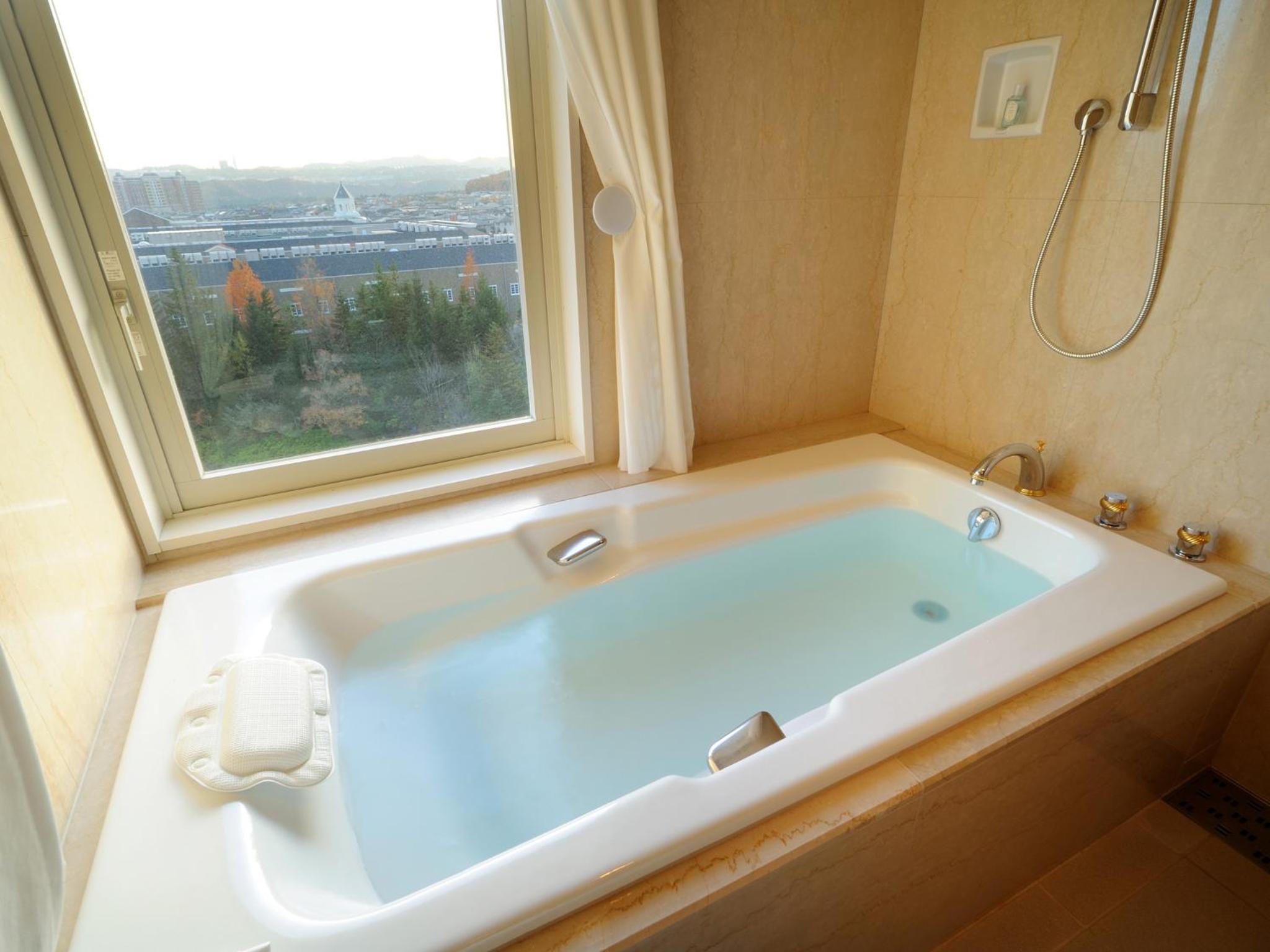 Sky Terrace Suite with Garden View - Non-Smoking photo 2