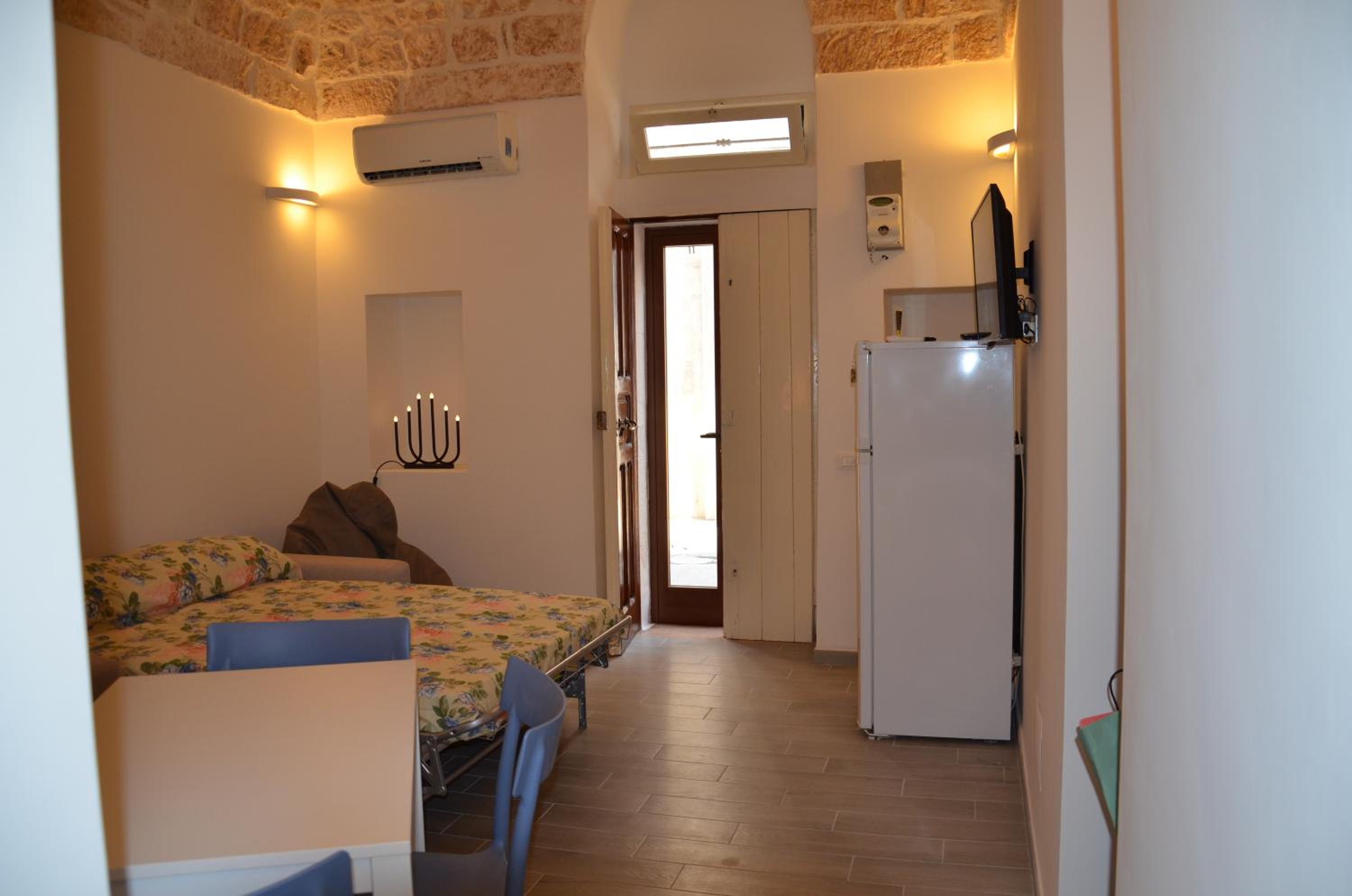 Apartment with Terrace - Photo 24