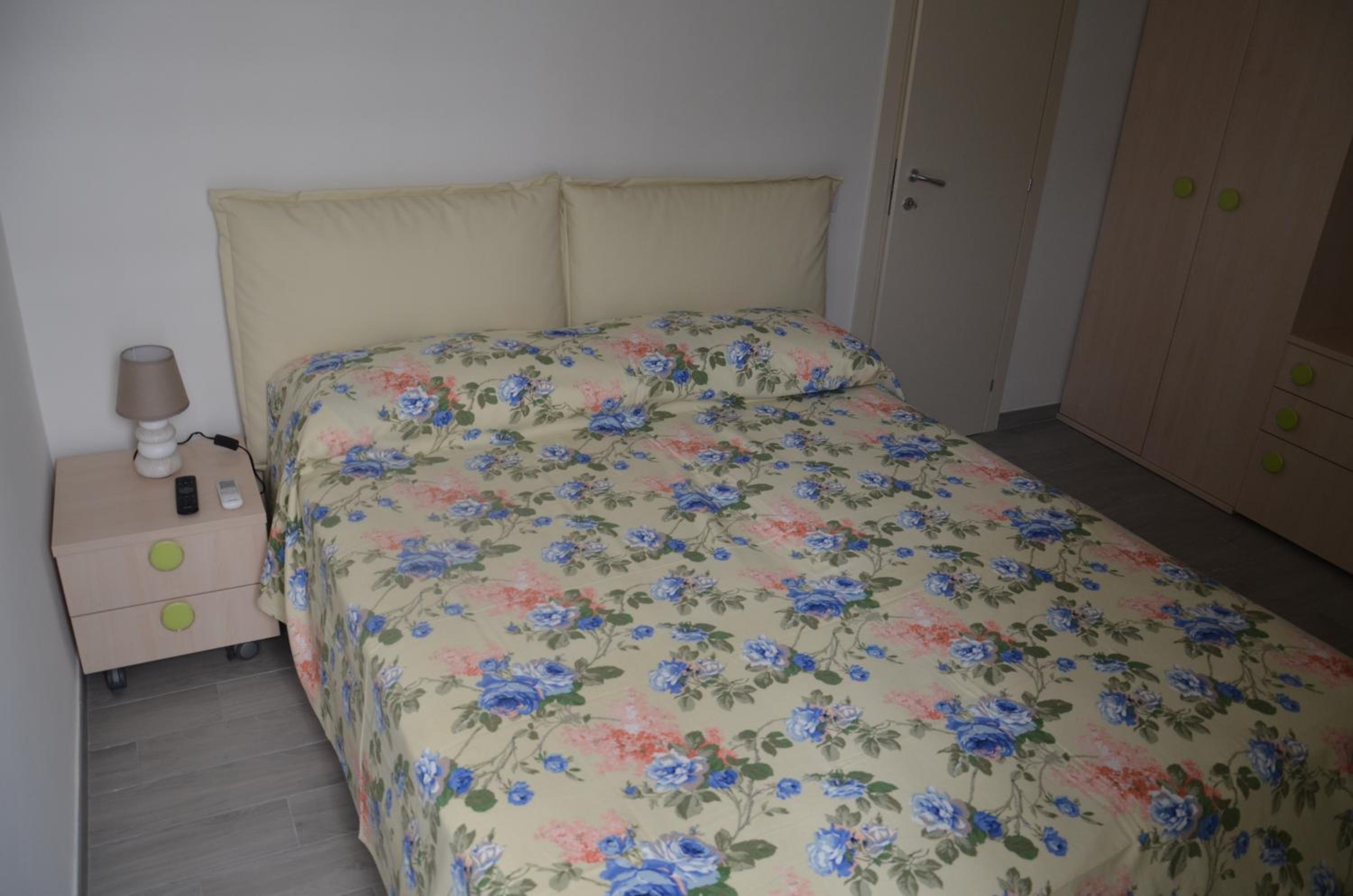 Apartment with Terrace - Photo 26