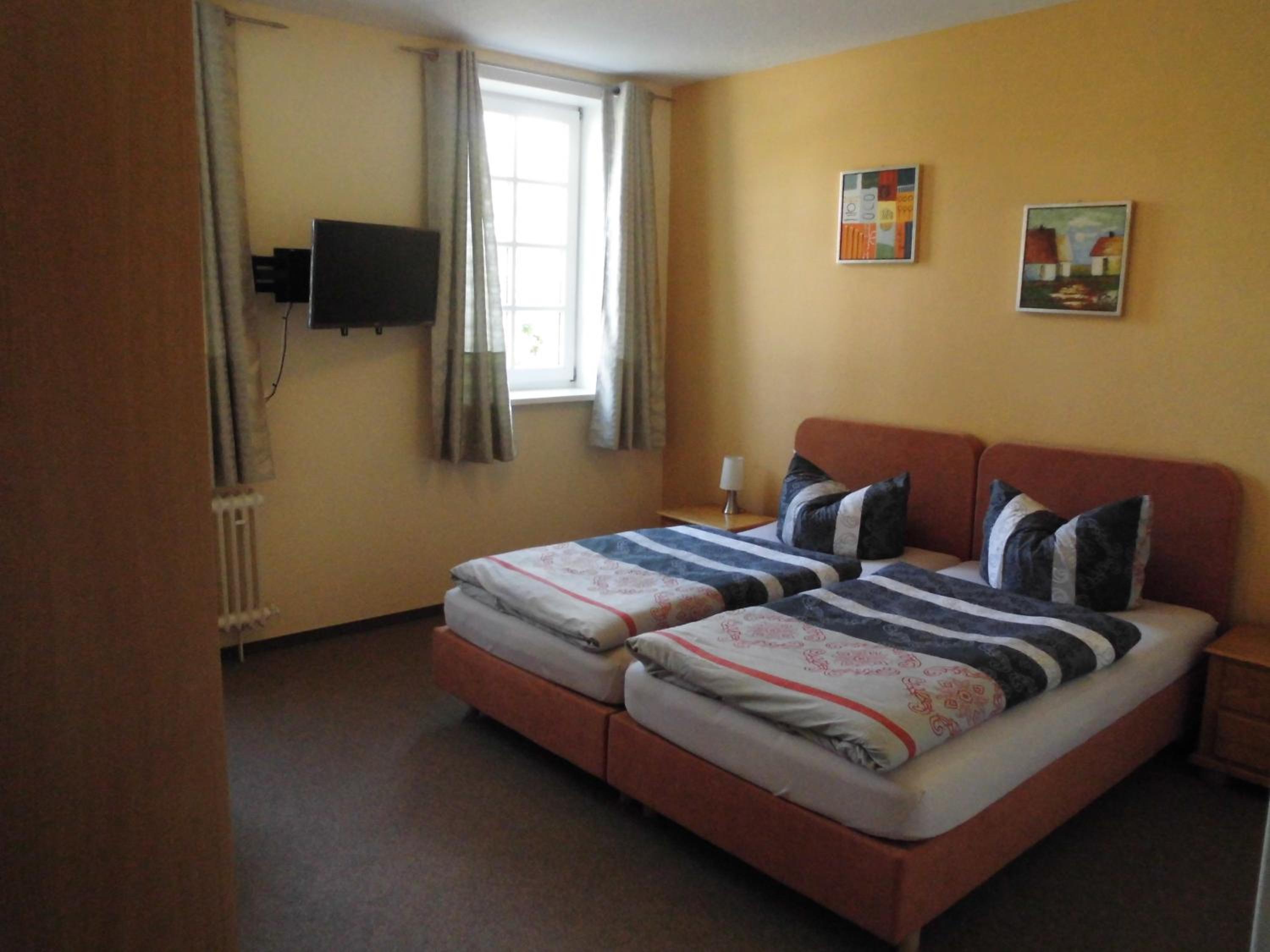 Budget Double Room photo 2