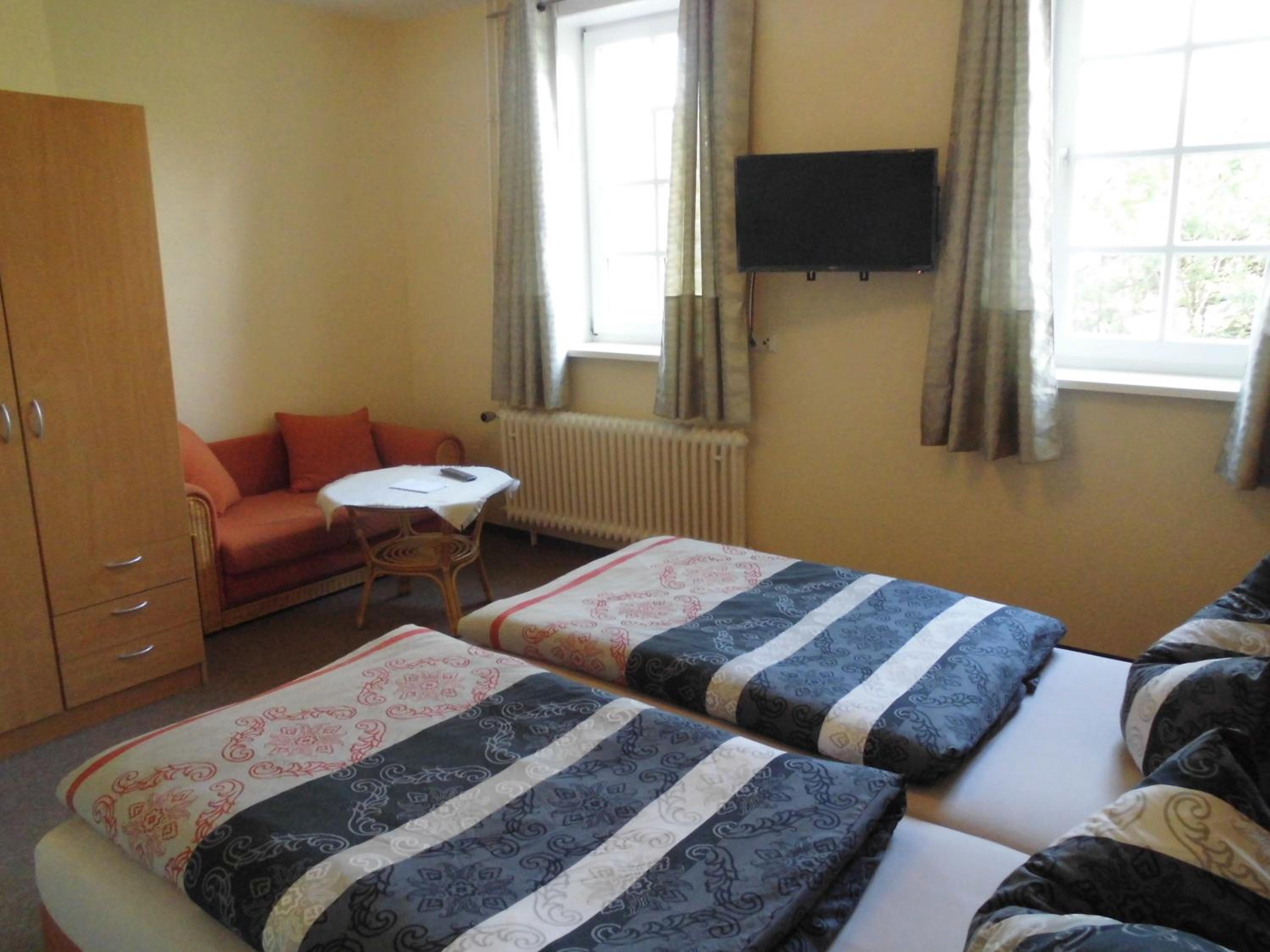 Budget Double Room photo 3