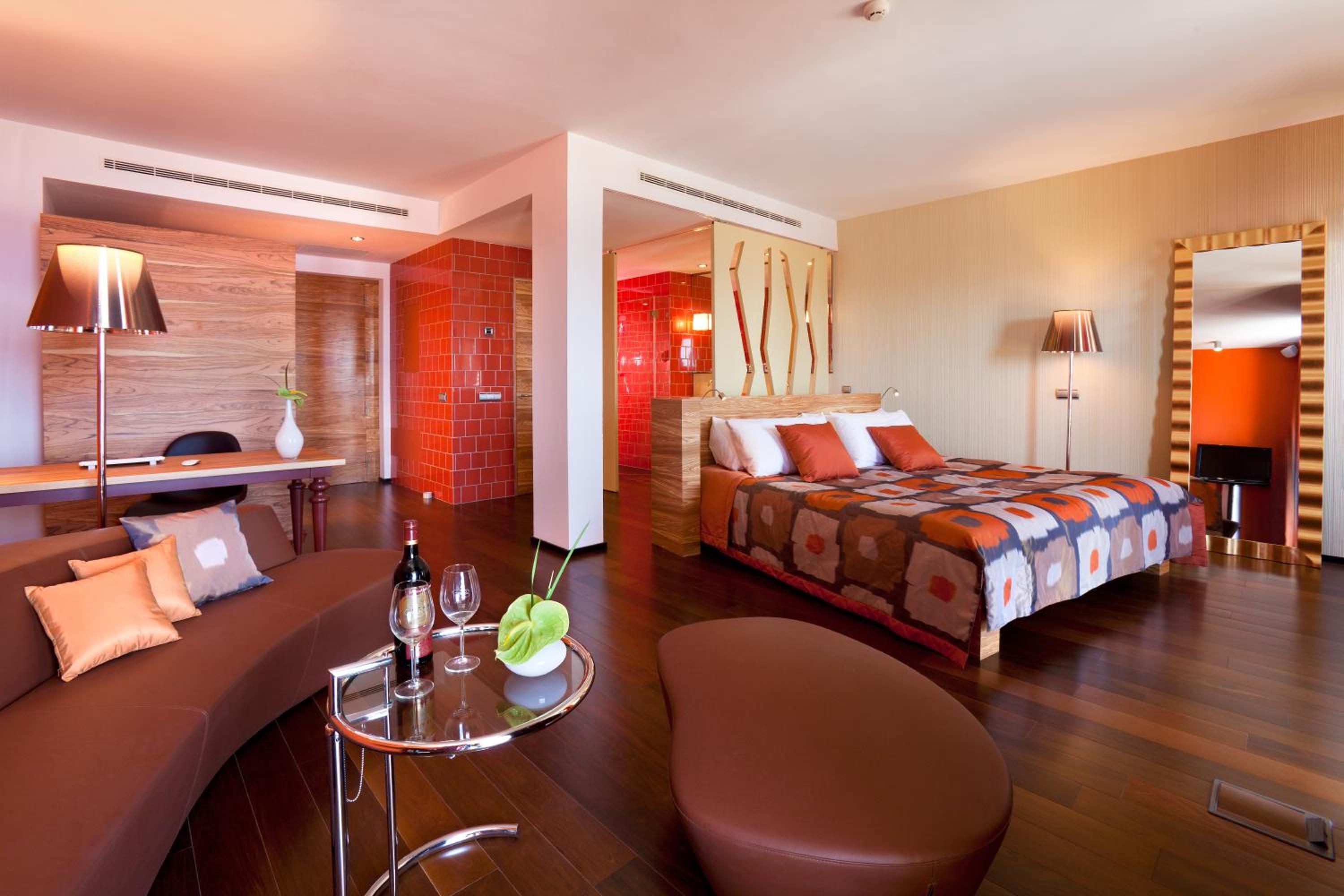 Junior Suite With Ocean View (Single Use) - Photo 6